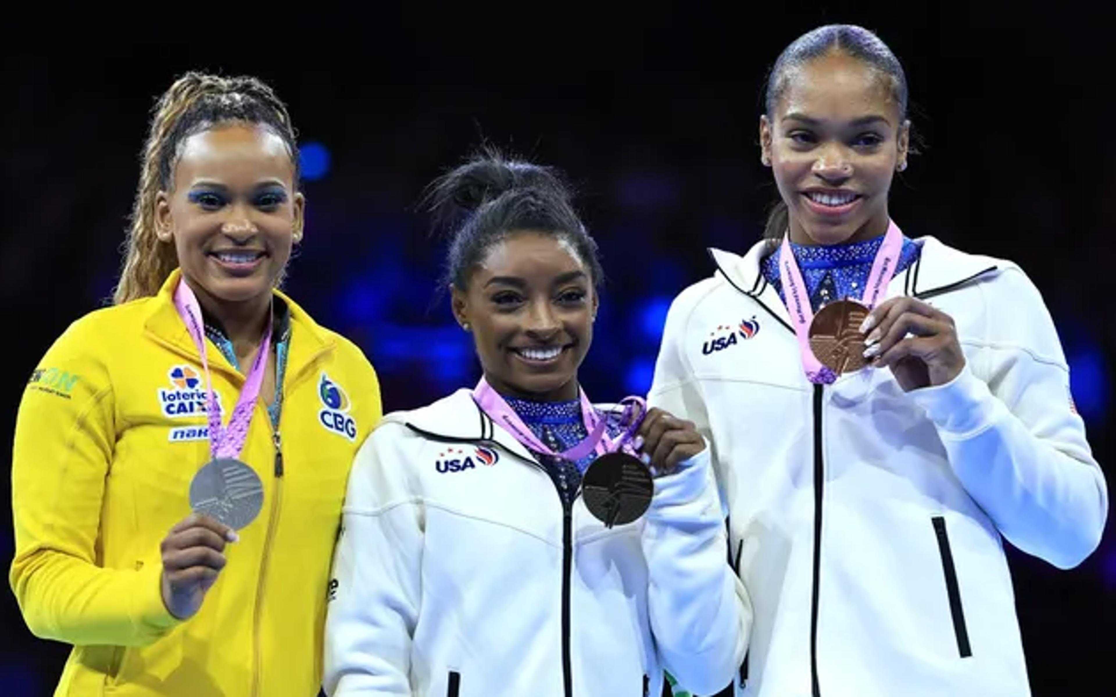 Rebeca Andrade é prata e Simone Biles é hexa no Mundial de Antuérpia