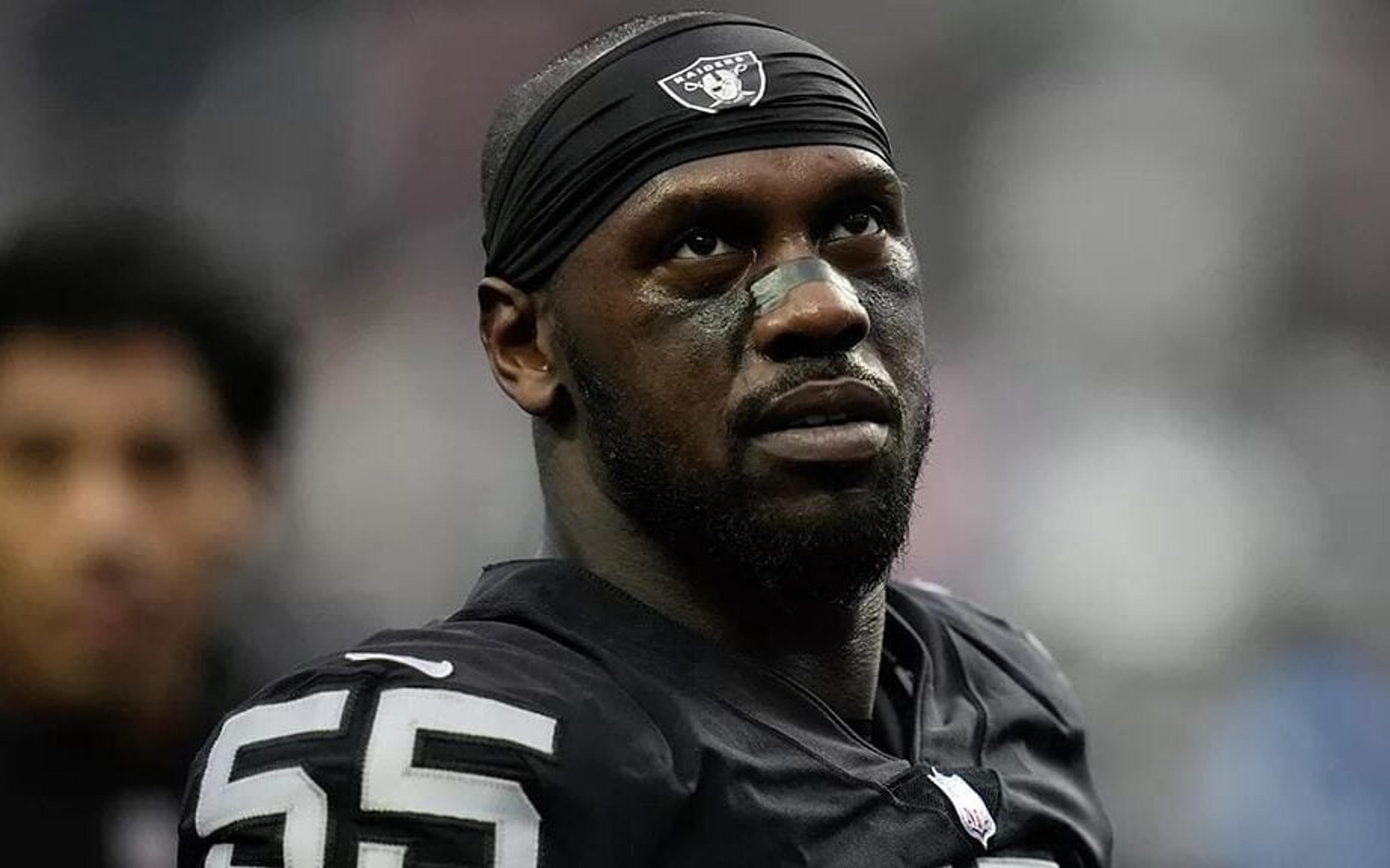 Jogador da NFL e irmão de Jon Jones, Chandler Jones é preso pela segunda vez em menos de um mês