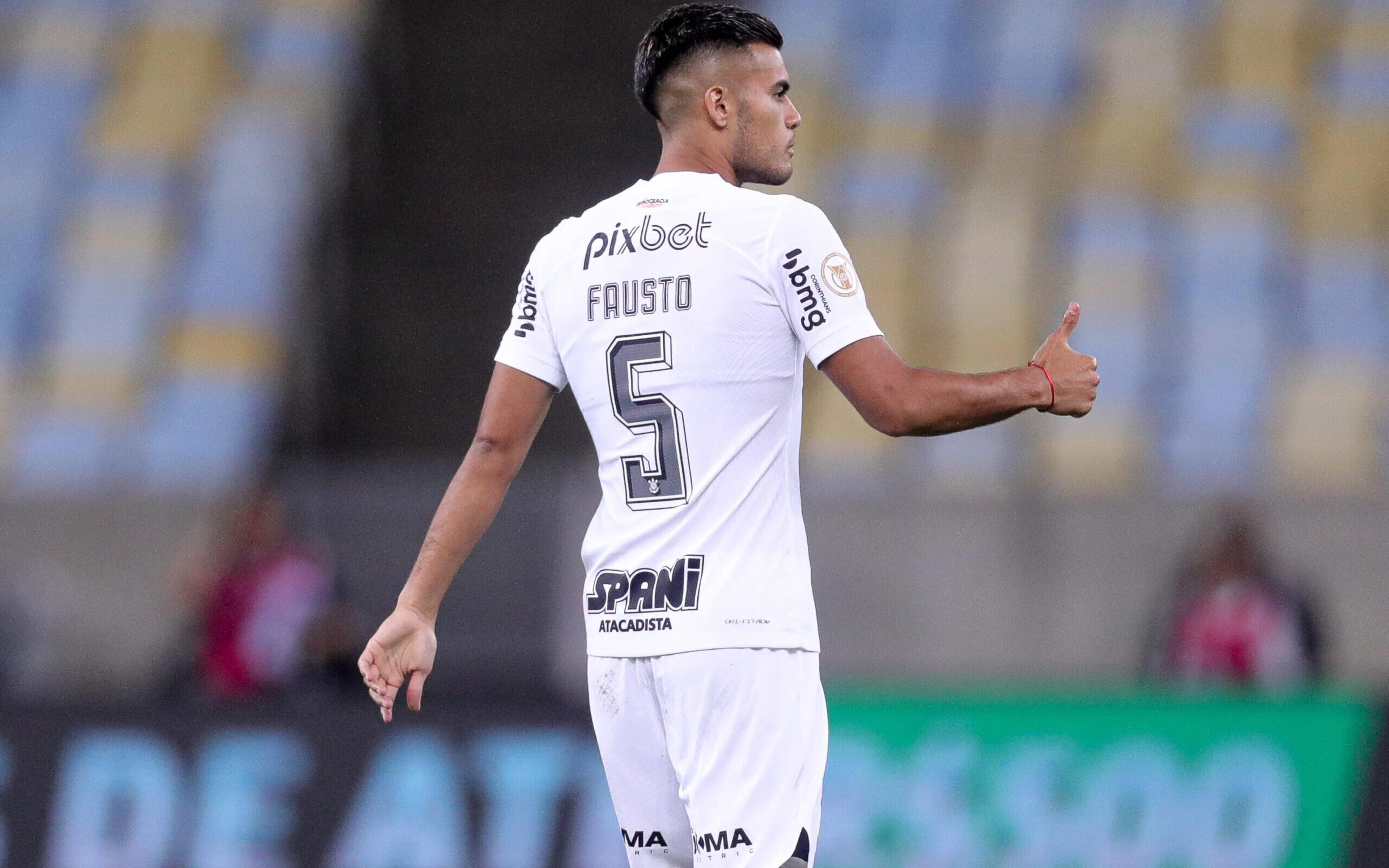 Fausto Vera alfineta Luxemburgo após retomar espaço no Corinthians: ‘Perdemos muito tempo’