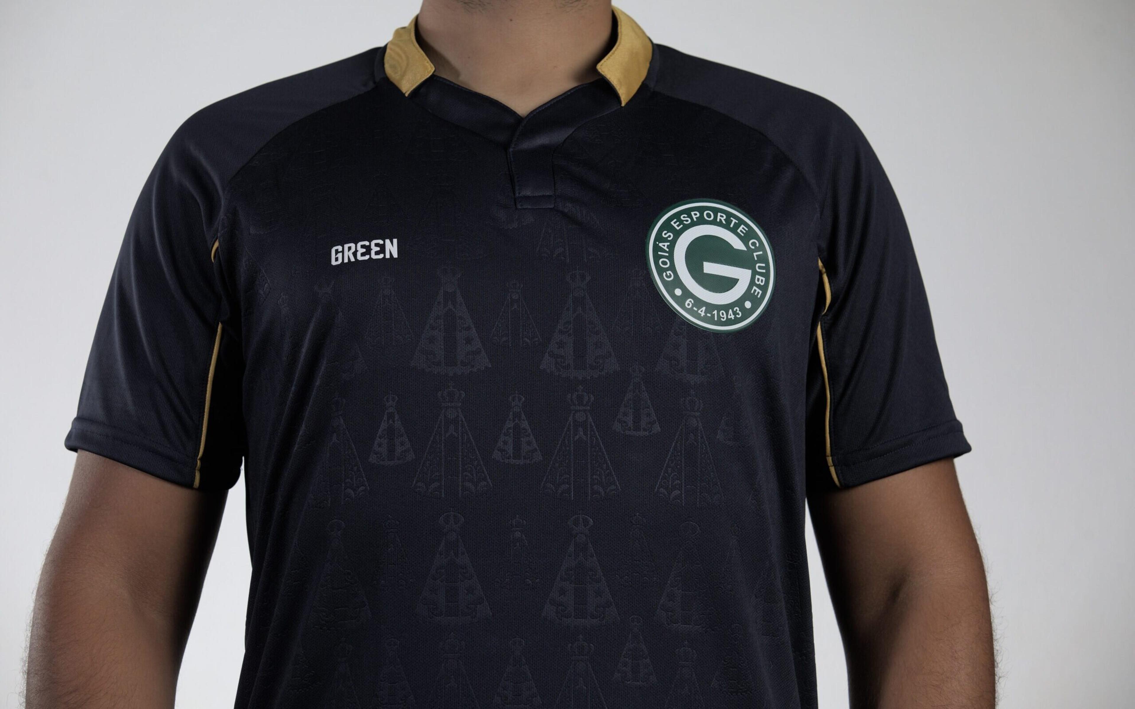 Com modelo comemorativo de camisa, Goiás faz homenagem inédita à padroeira do clube