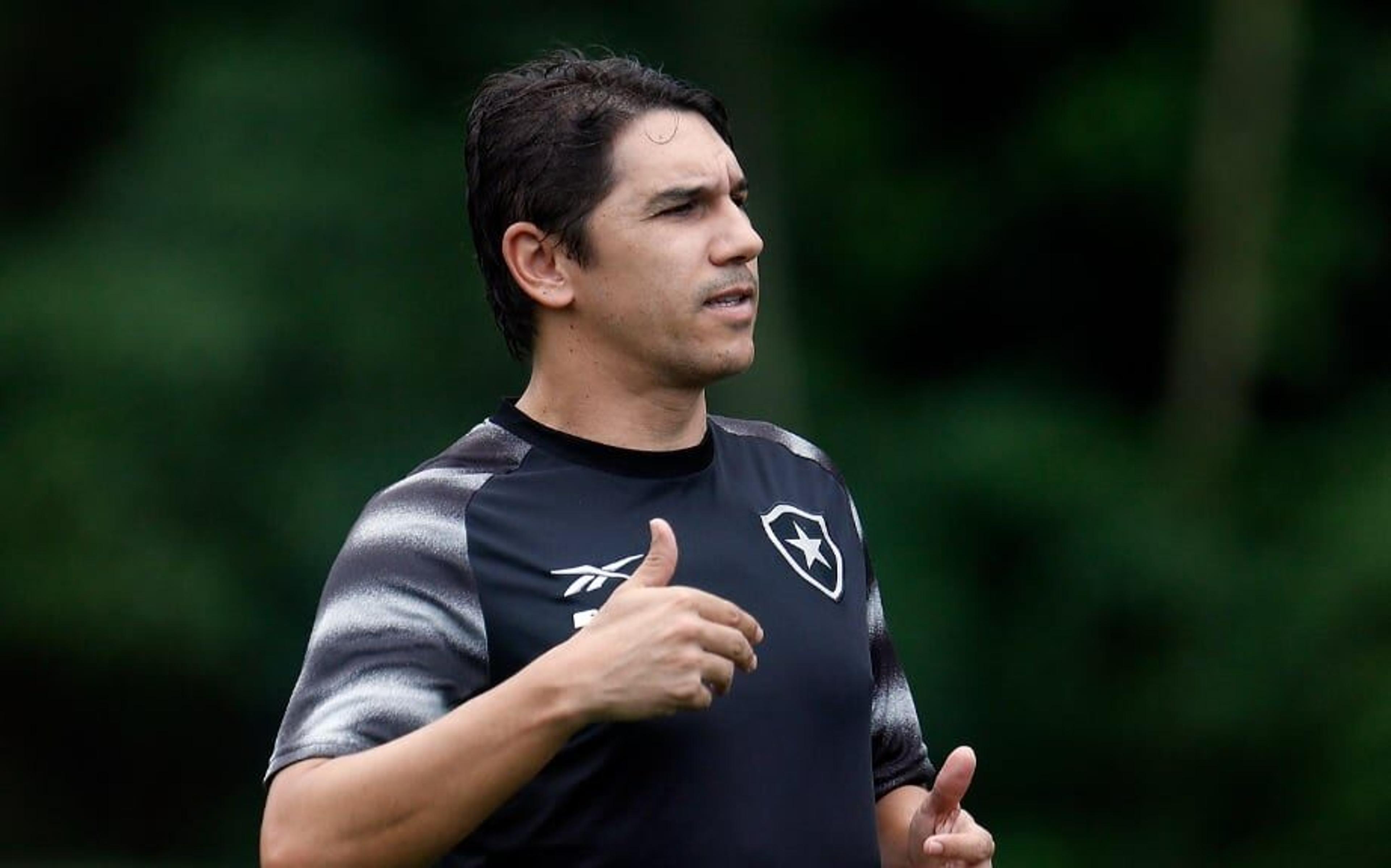 Veja cinco pontos do Botafogo nos quais Lúcio Flávio deve ficar de olho no clássico diante do Fluminense