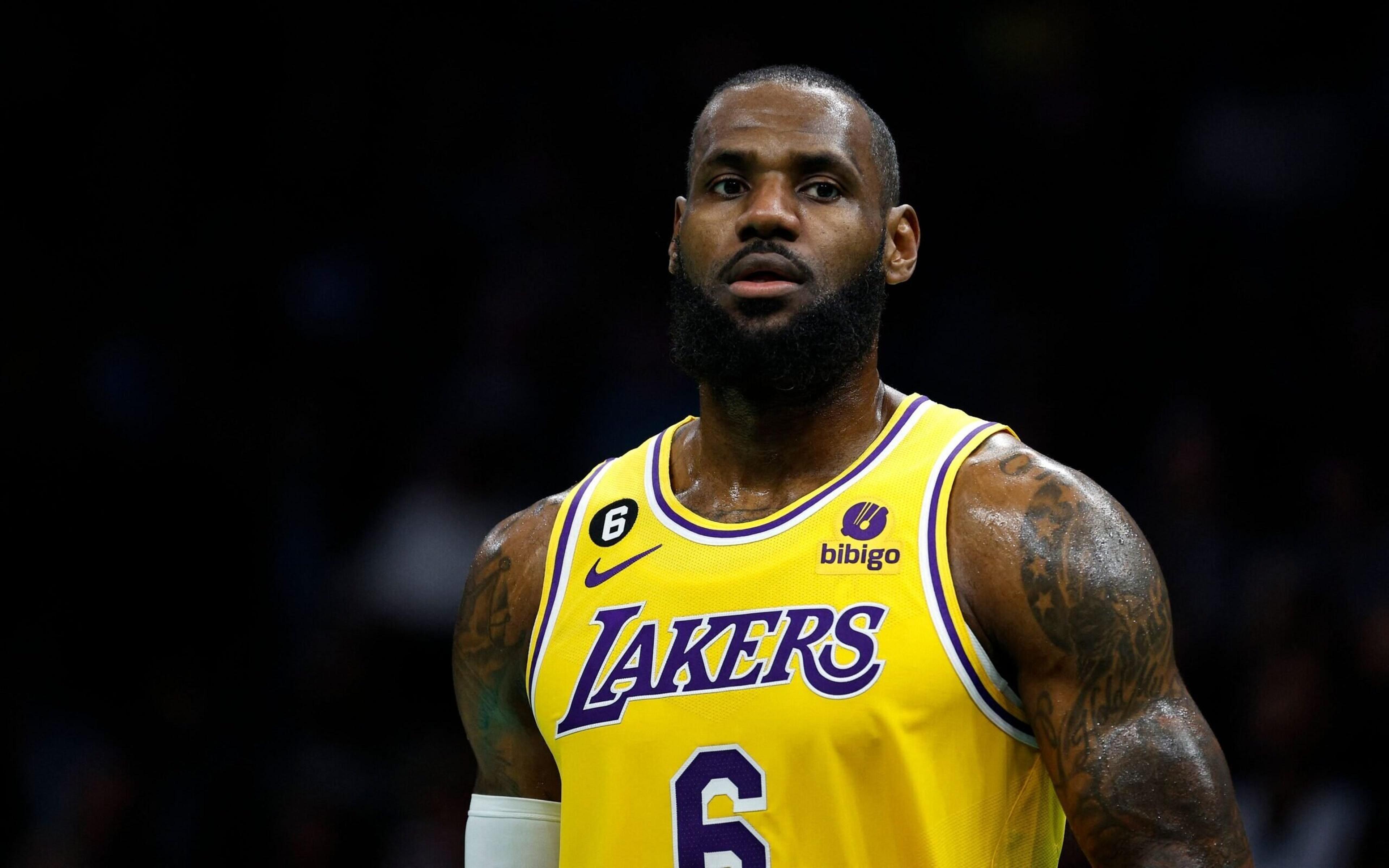 Qual o salário de LeBron James, astro da NBA e do Los Angeles Lakers?