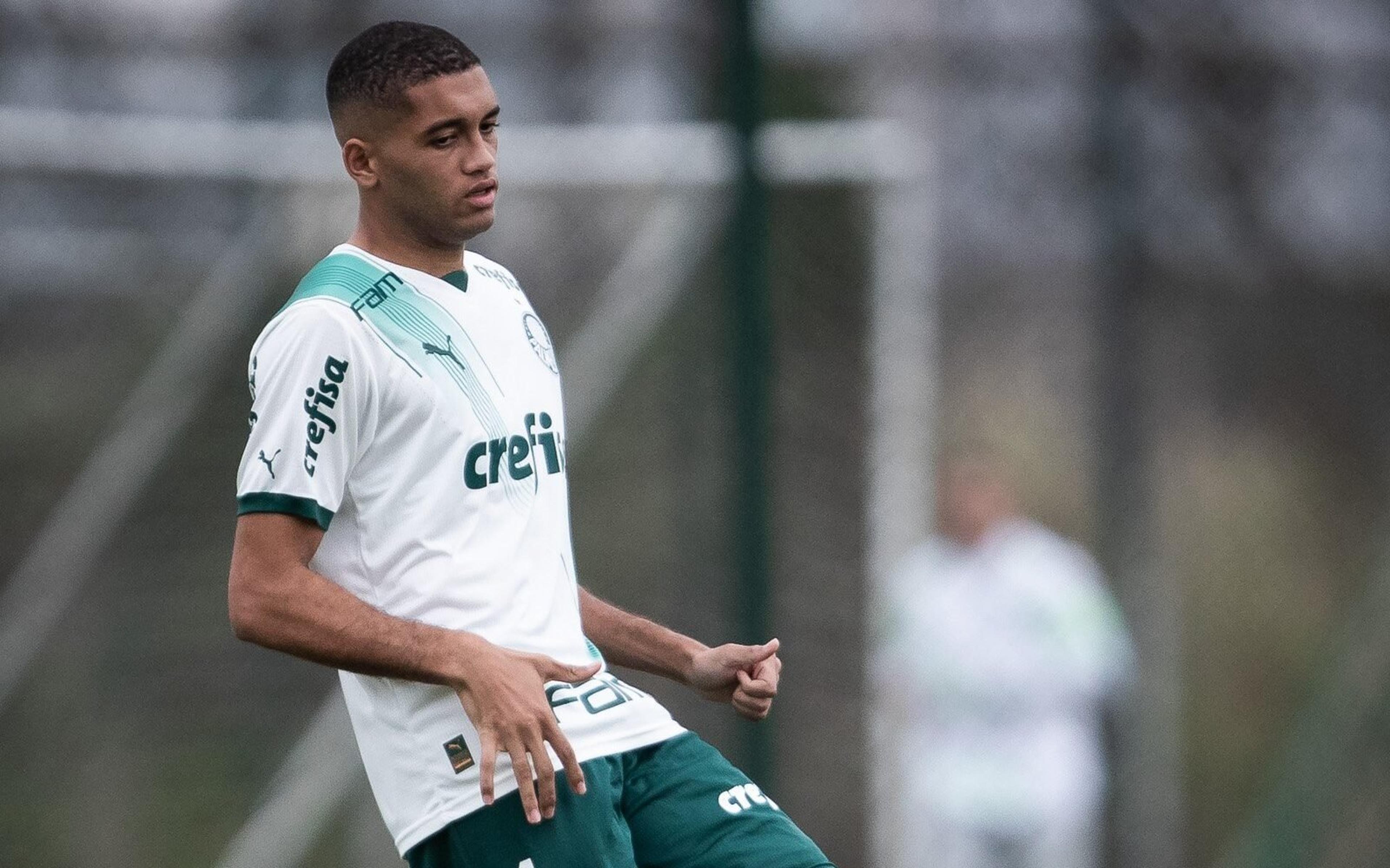 Gabriel Vareta, zagueiro do Palmeiras se prepara para fase final do Paulista Sub-20