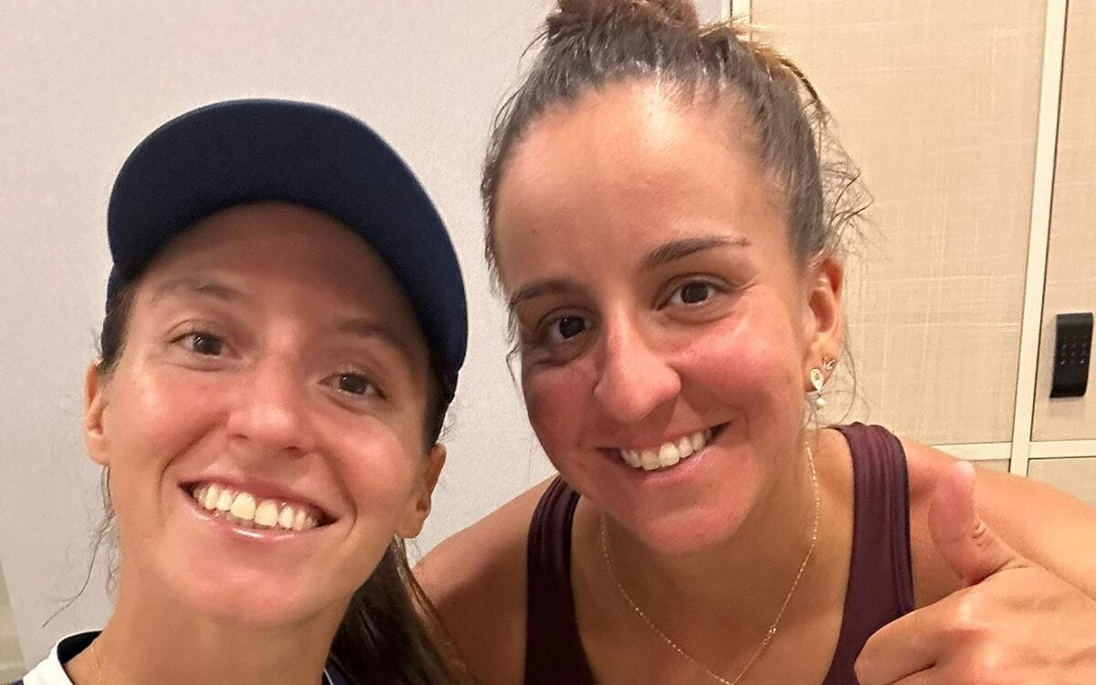 Luisa Stefani e Ingrid Martins celebram vitória na estreia no WTA 1000 de Pequim