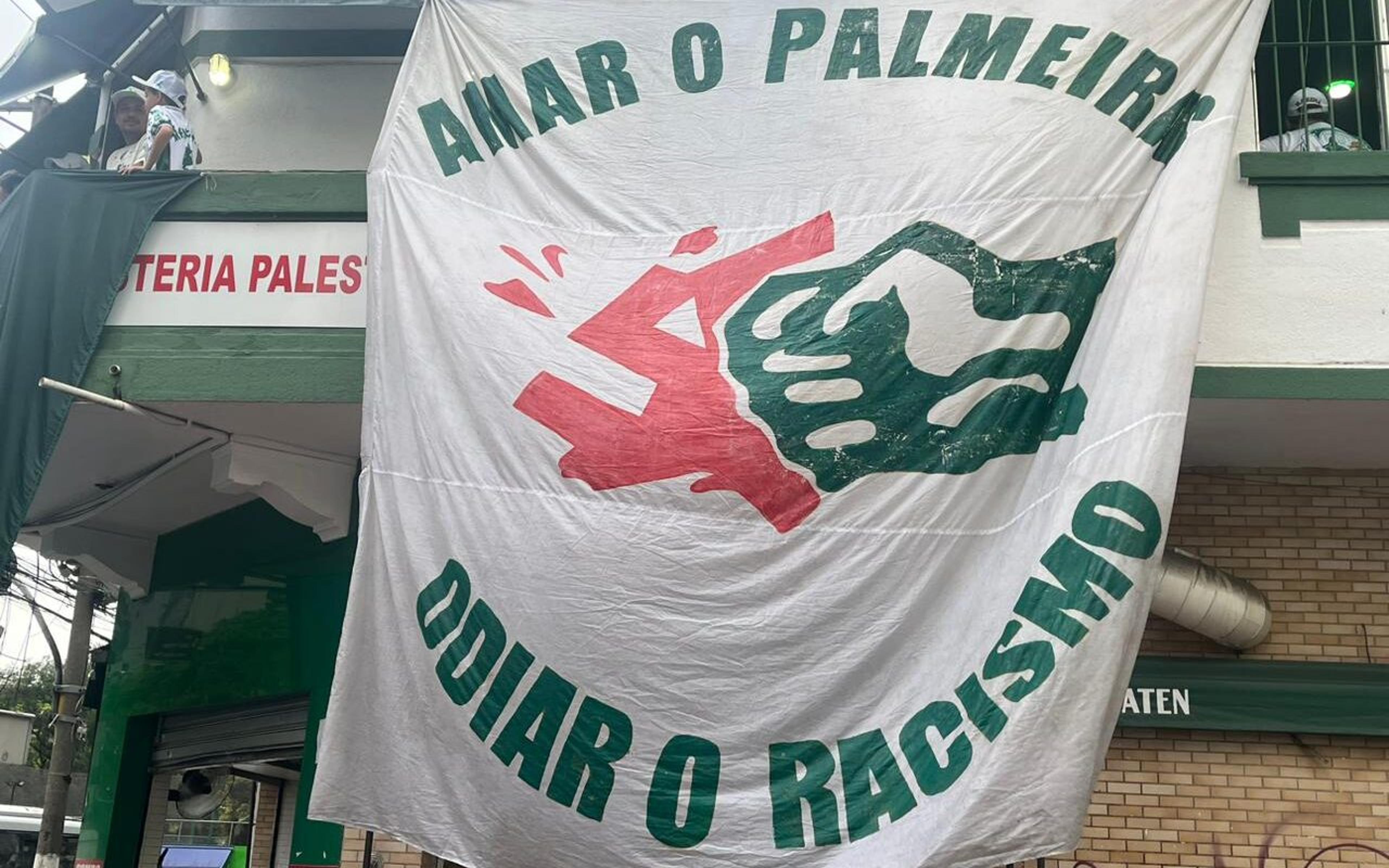 Bares do Allianz Parque fazem campanha antirracista pré-Palmeiras x Boca: ‘Pele preta, manto verde!’