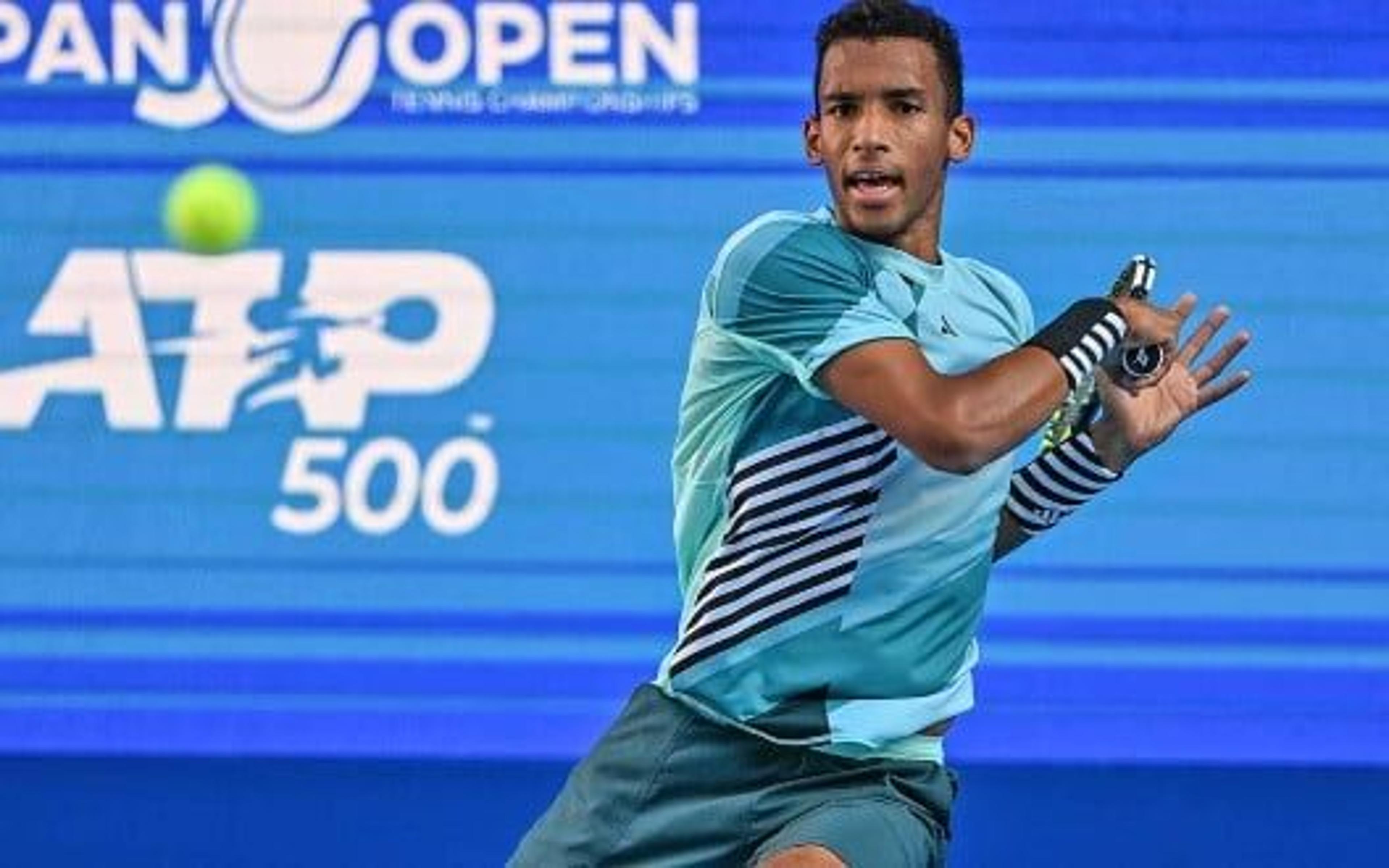 Aliassime vai às quartas em Tóquio. Ruud é eliminado