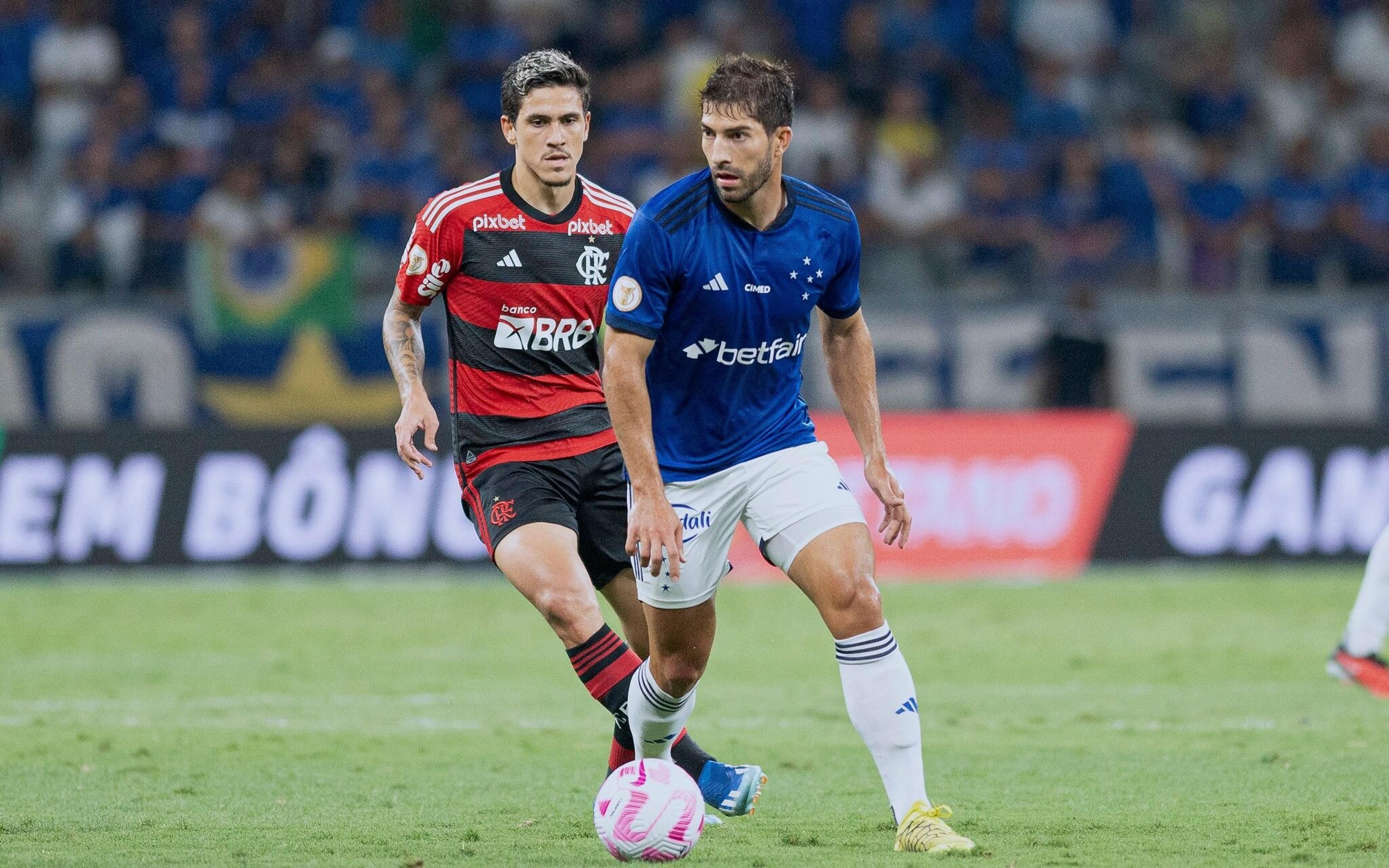 Em estreia de Tite, Flamengo vence o Cruzeiro e retorna ao G4 do Brasileirão