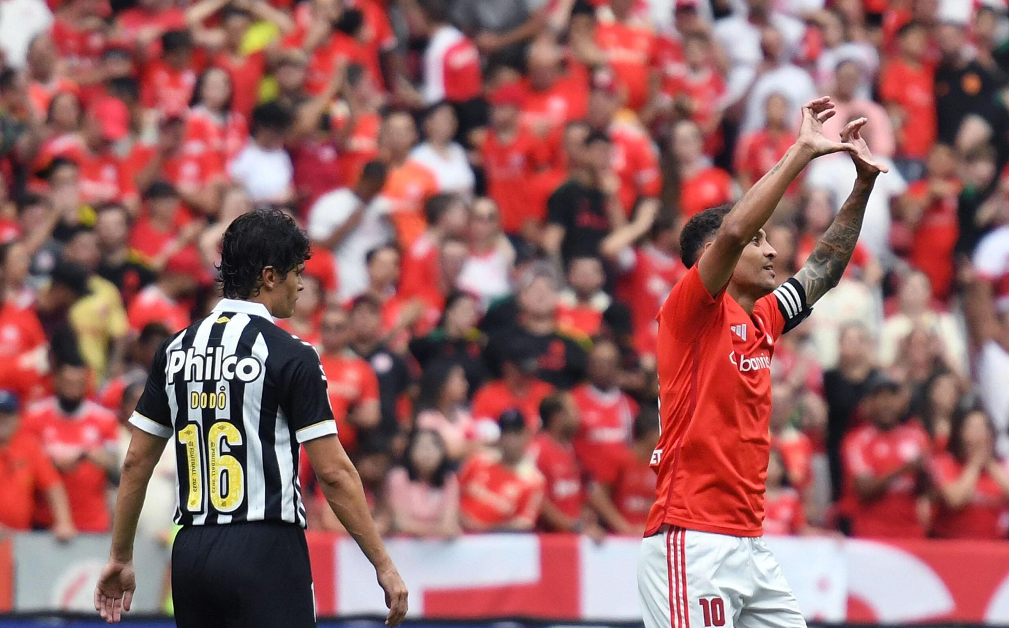 Internacional aplica goleada humilhante e histórica no Santos, que segue no Z4