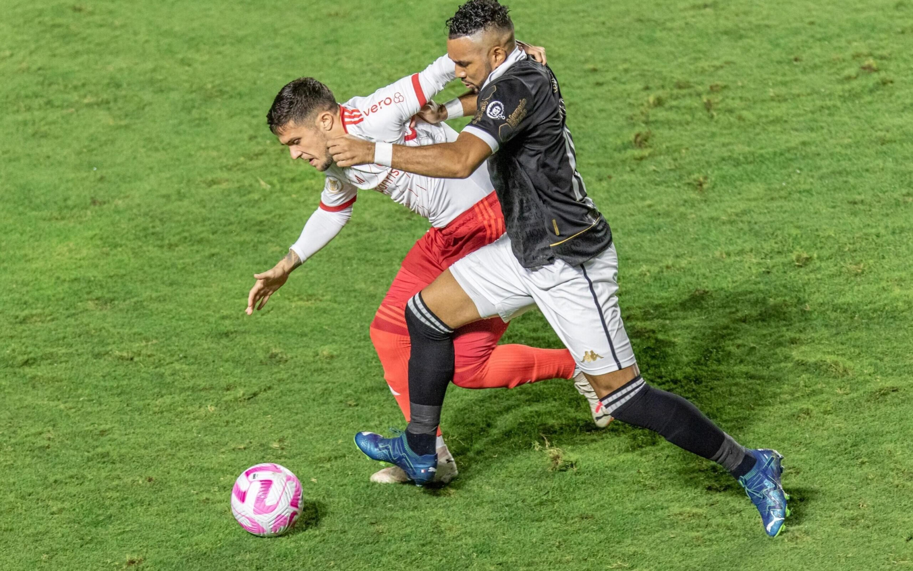 Vasco é derrotado pelo Internacional, em São Januário, e permanece na zona de rebaixamento