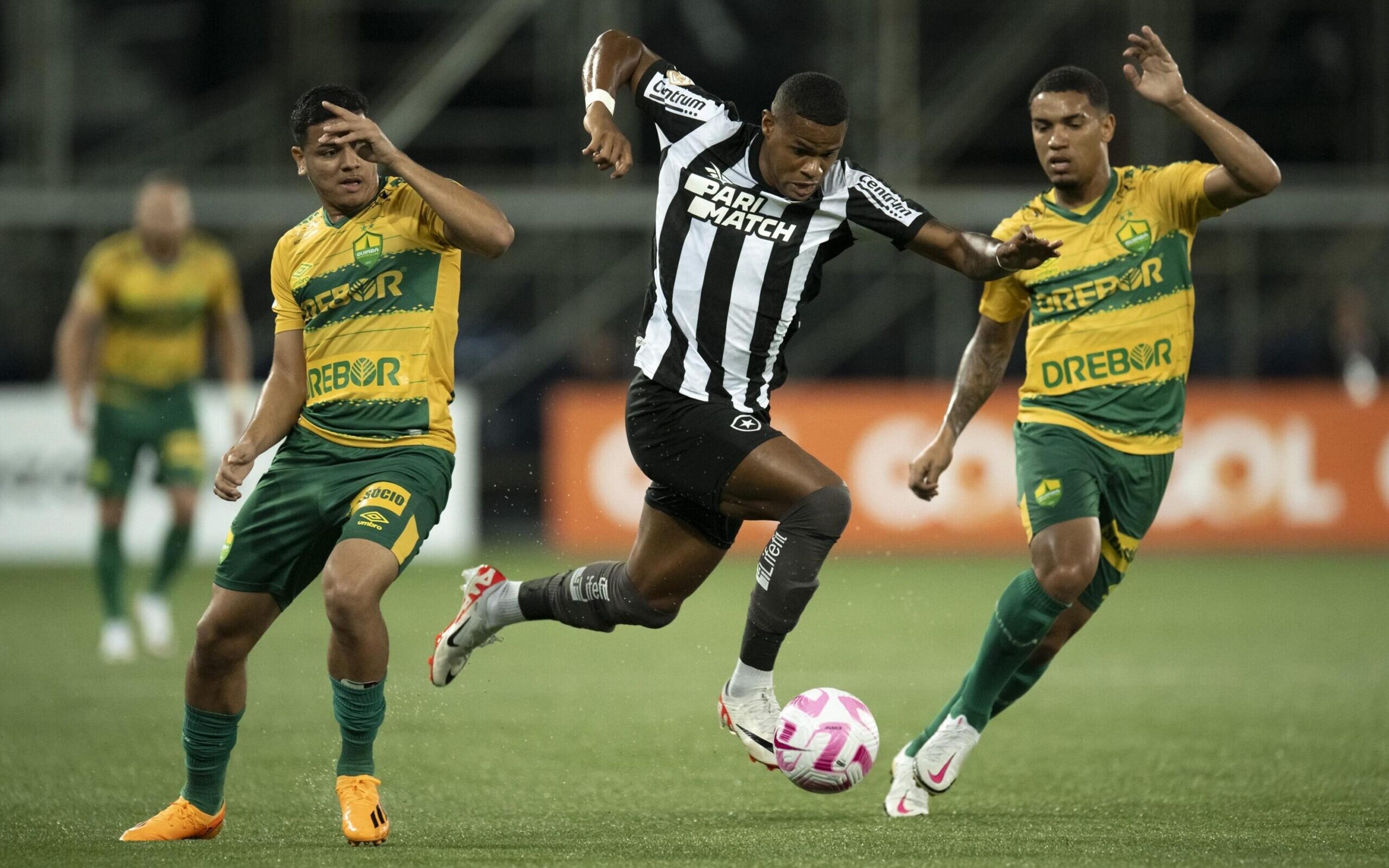 Botafogo perde para o Cuiabá e desperdiça chance de aumentar vantagem no topo da tabela do Brasileirão