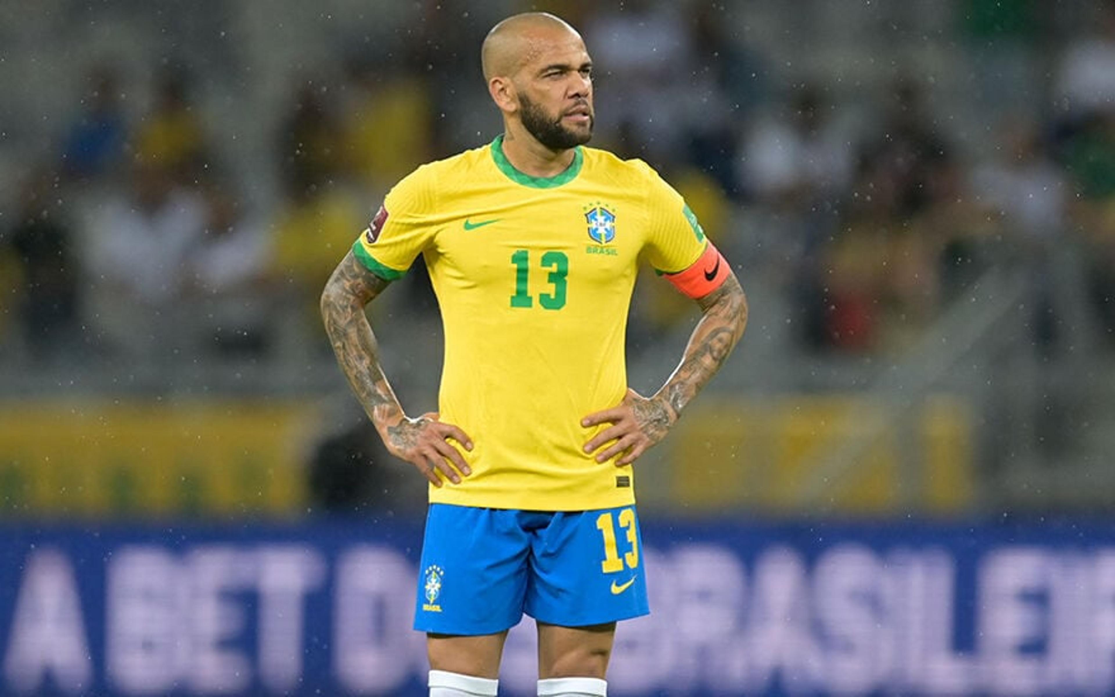 Defesa de Daniel Alves paga R$ 800 mil e pode reduzir pena até pela metade