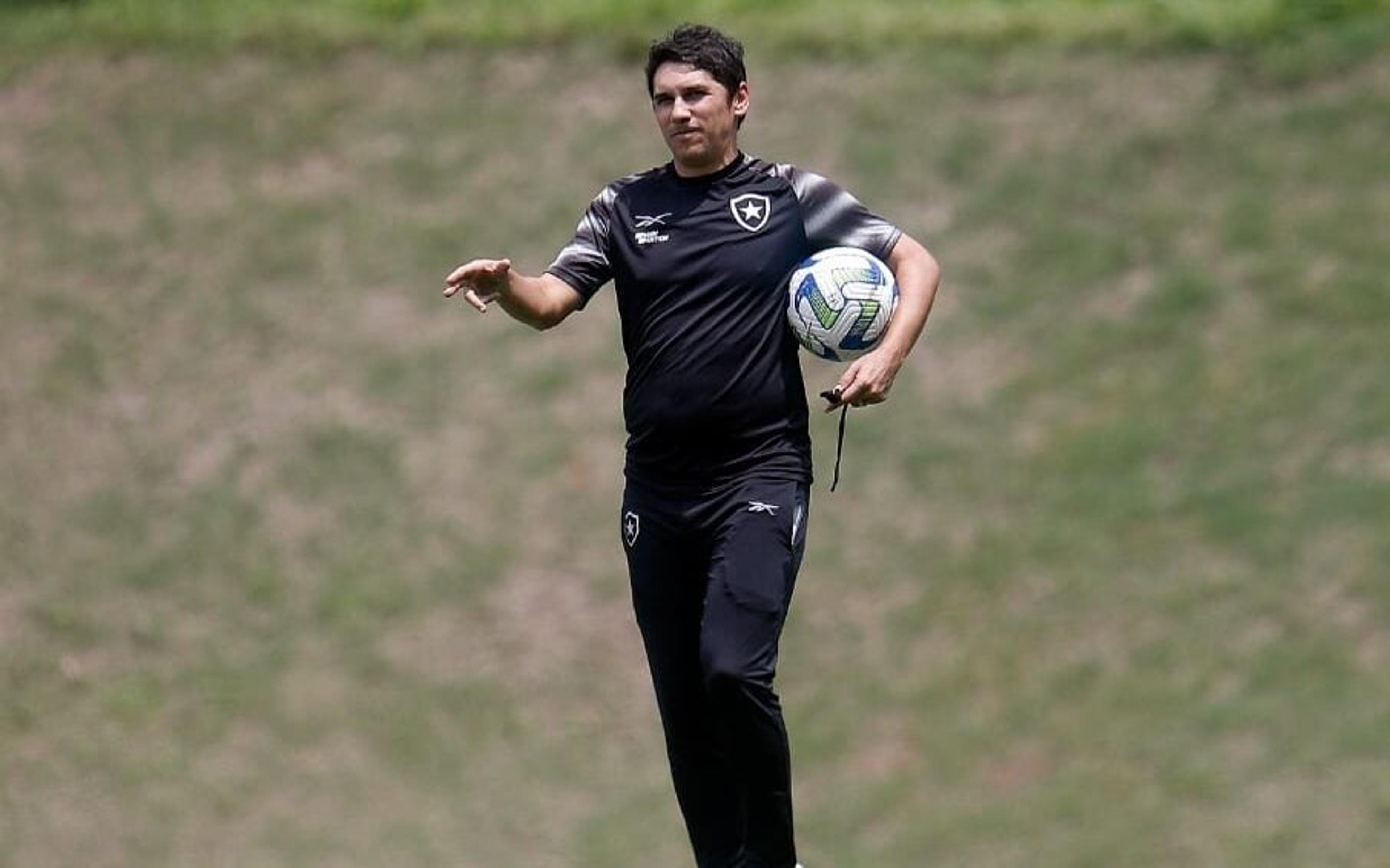 Lúcio Flávio encara algoz em seu primeiro desafio de colocar Botafogo nos trilhos no Brasileirão