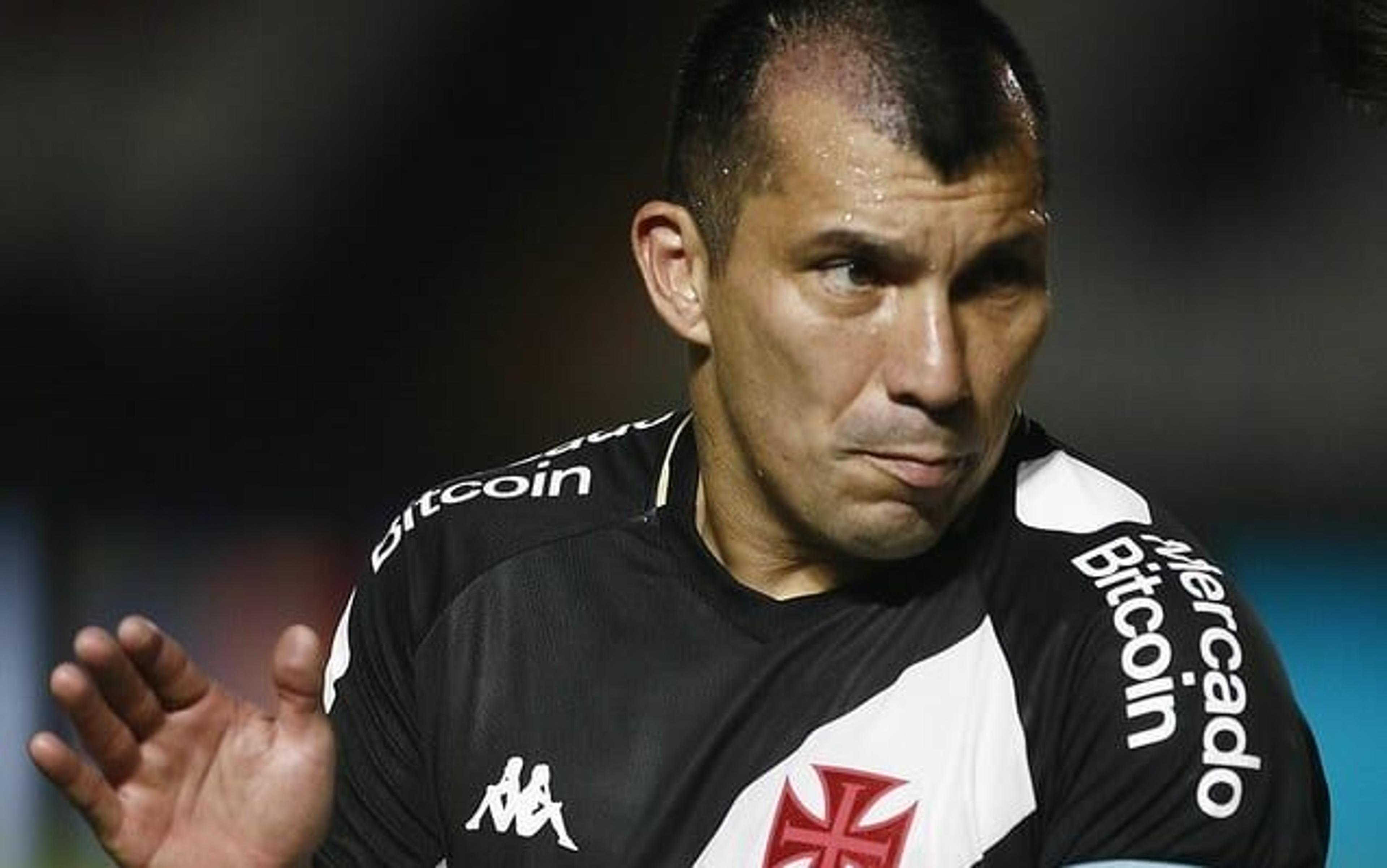 Medel valoriza torcida do Vasco e não se conforma com derrota: ‘Sabor amargo’