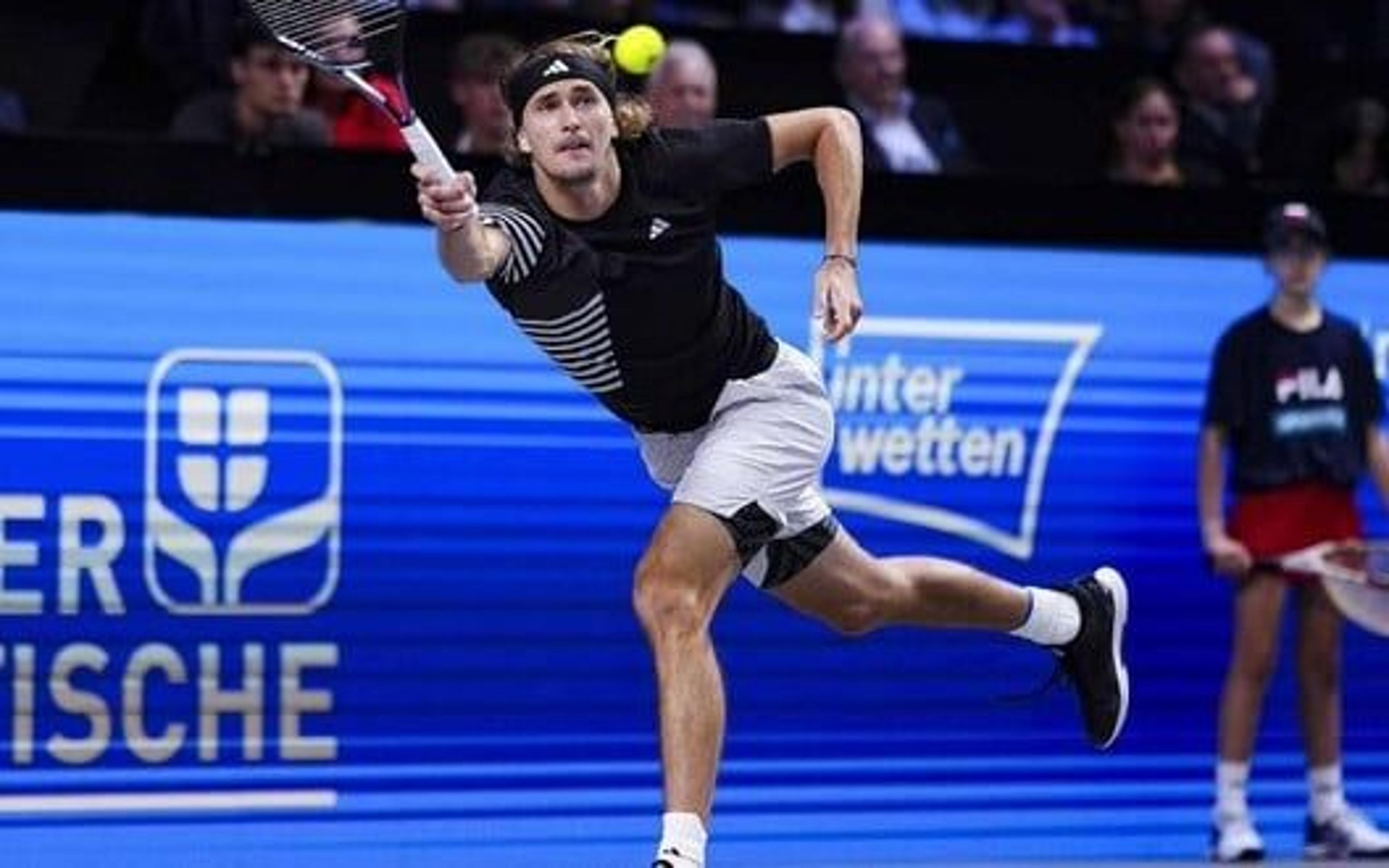 Zverev estreia com vitória em Viena e vence a 50ª na temporada