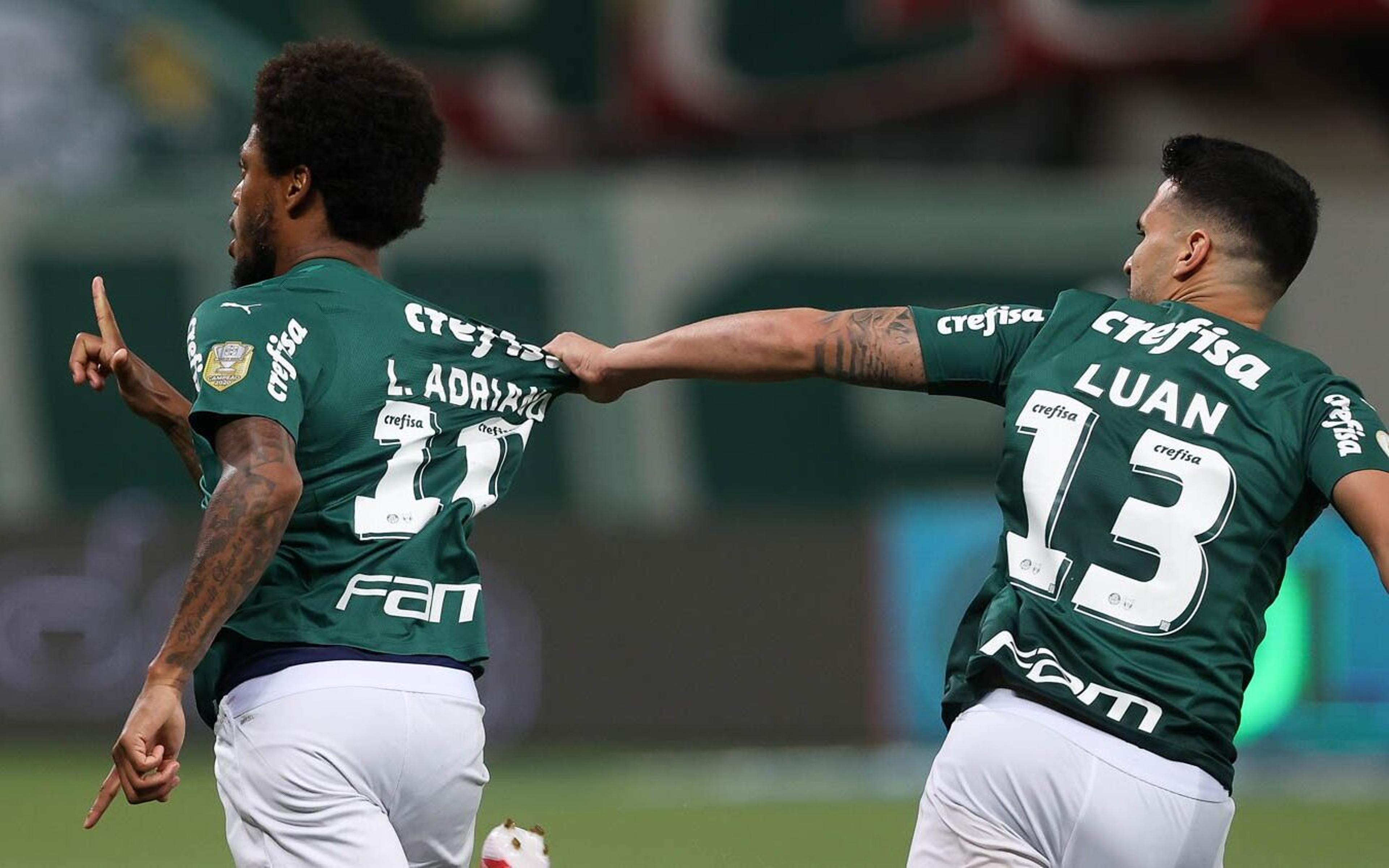 Torcida do Palmeiras reencontra Luiz Adriano pela primeira vez após saída turbulenta