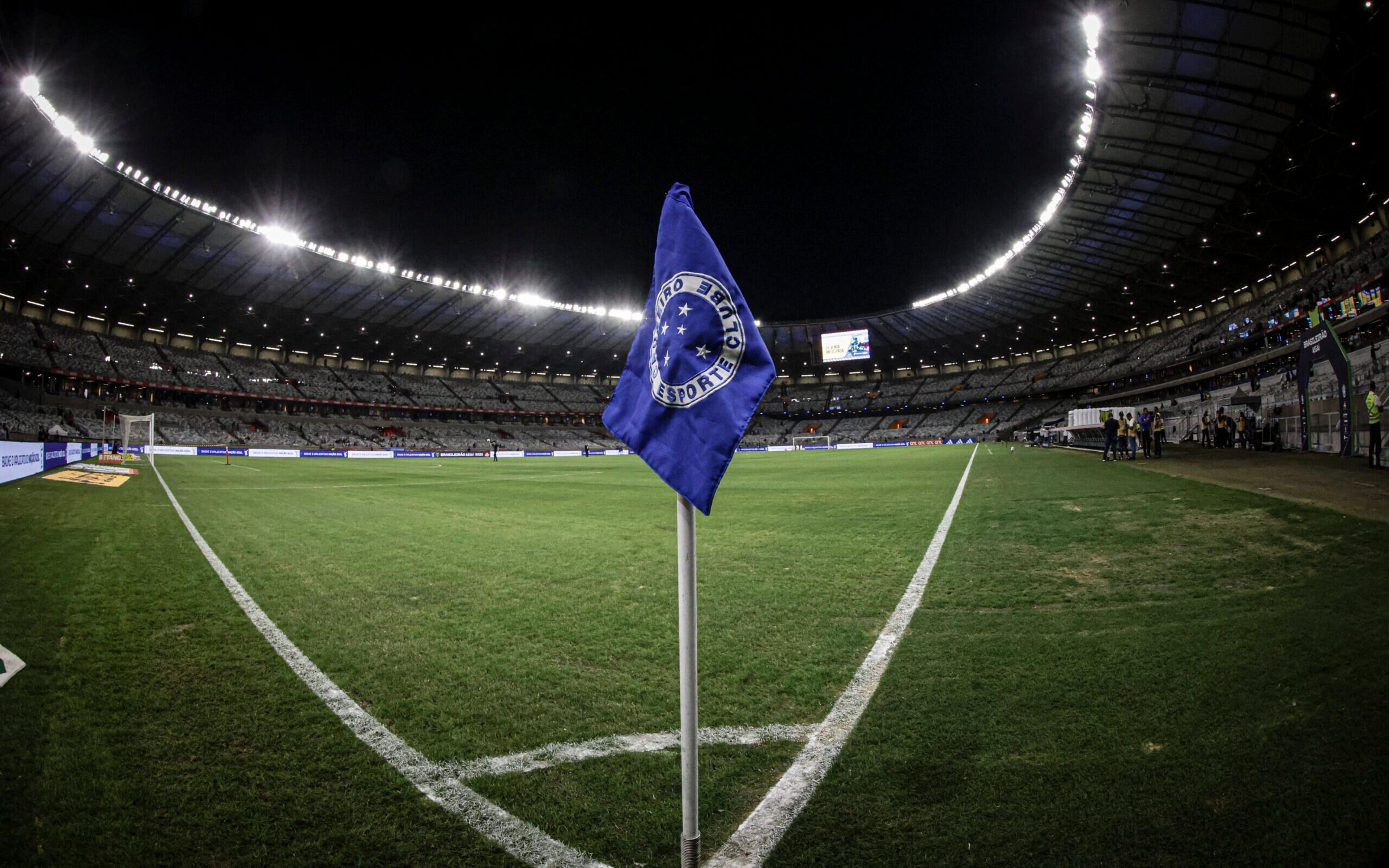 Jornalistas criticam liberação de público em Cruzeiro x Athletico no Mineirão: ‘Escândalo’