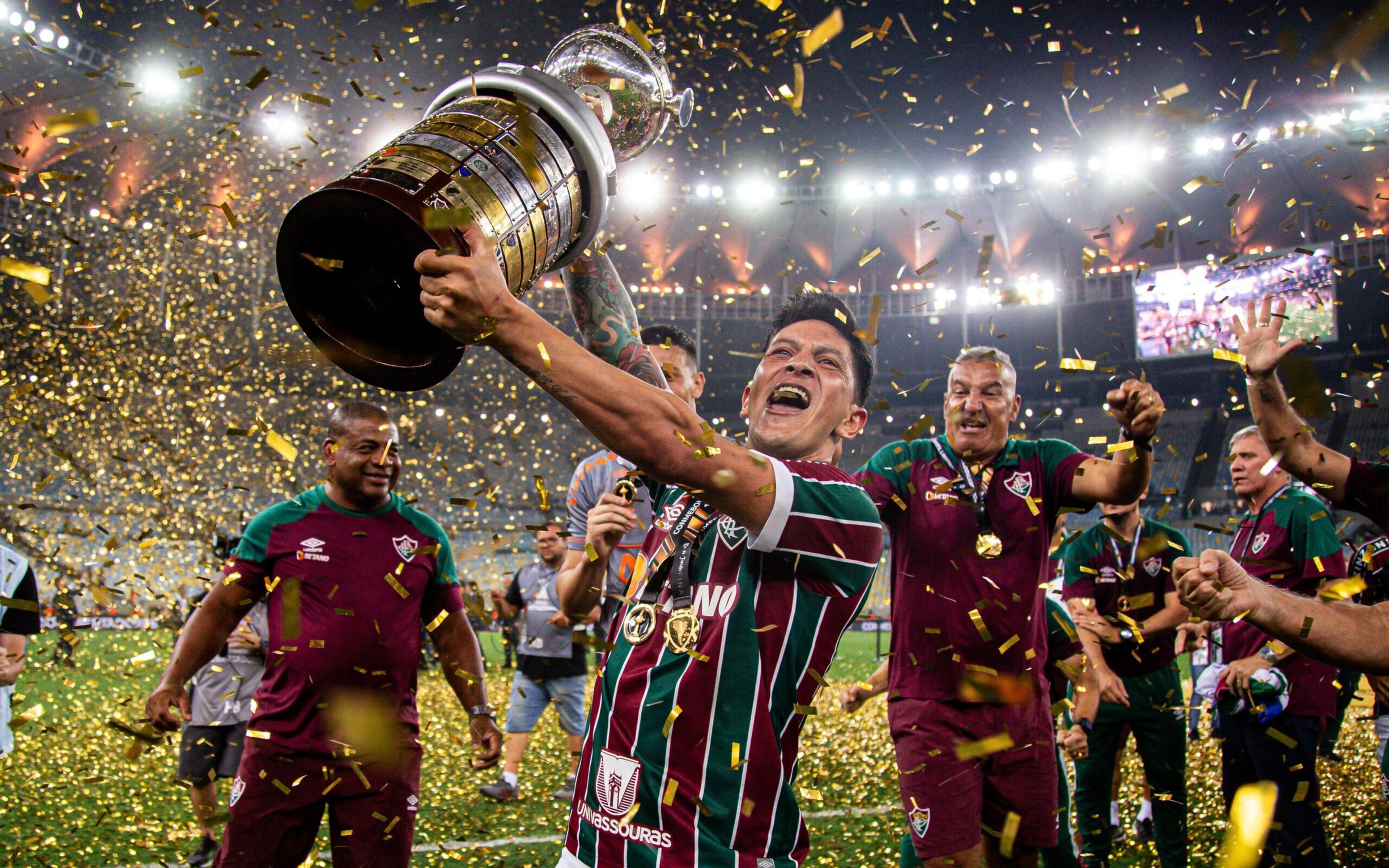 Artilheiro do Fluminense, Germán Cano posta foto com a taça da Libertadores: ‘Buenos días América’