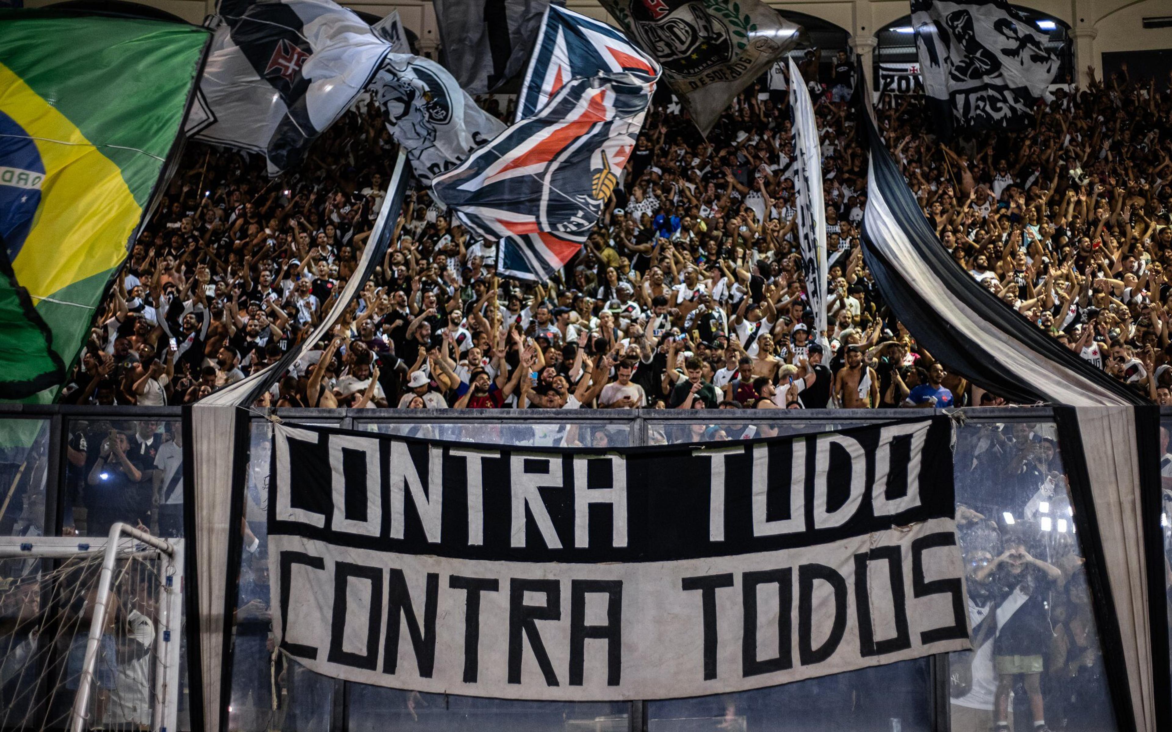 Nos braços da torcida, Vasco se recusa a morrer e reforça luta até o fim por permanência na Série A