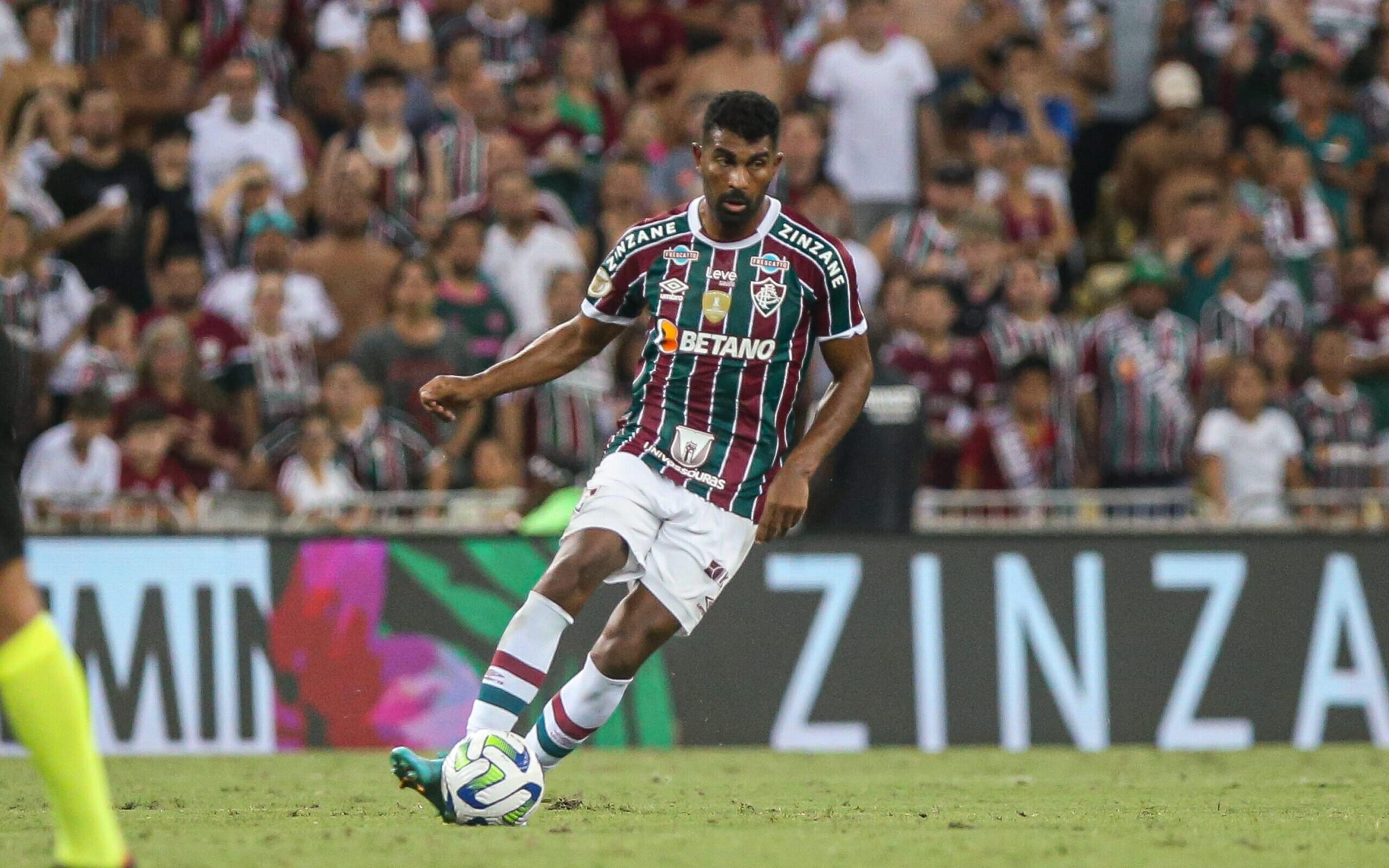 Destaque contra o São Paulo, Thiago Santos se credencia para ser mais uma opção no Fluminense de Fernando Diniz