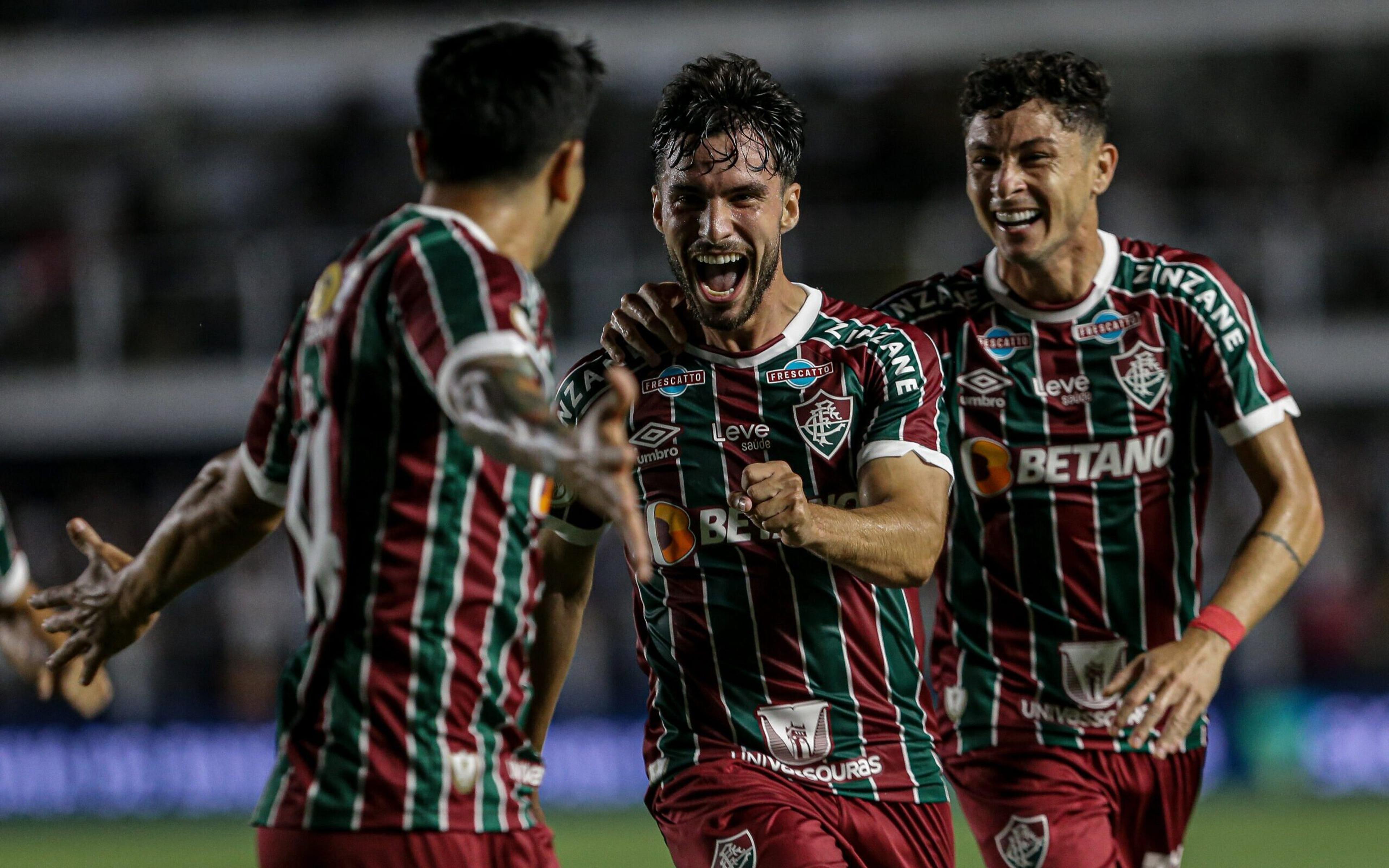 Fluminense não toma conhecimento do Santos e engata terceira vitória consecutiva no Brasileirão; veja resultado