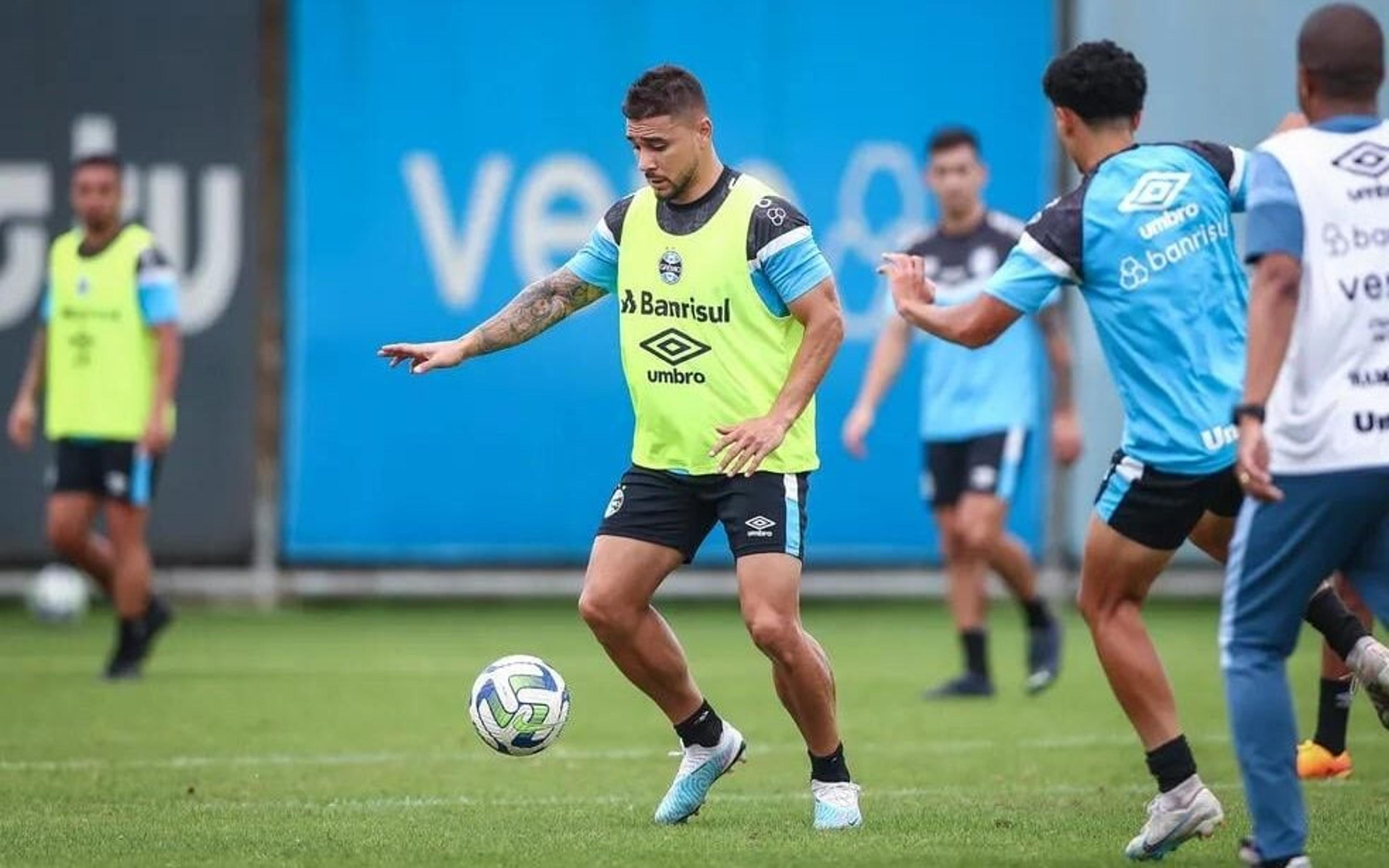 Grêmio confirma lesão de João Pedro e sofre com desfalques no fim do Brasileirão