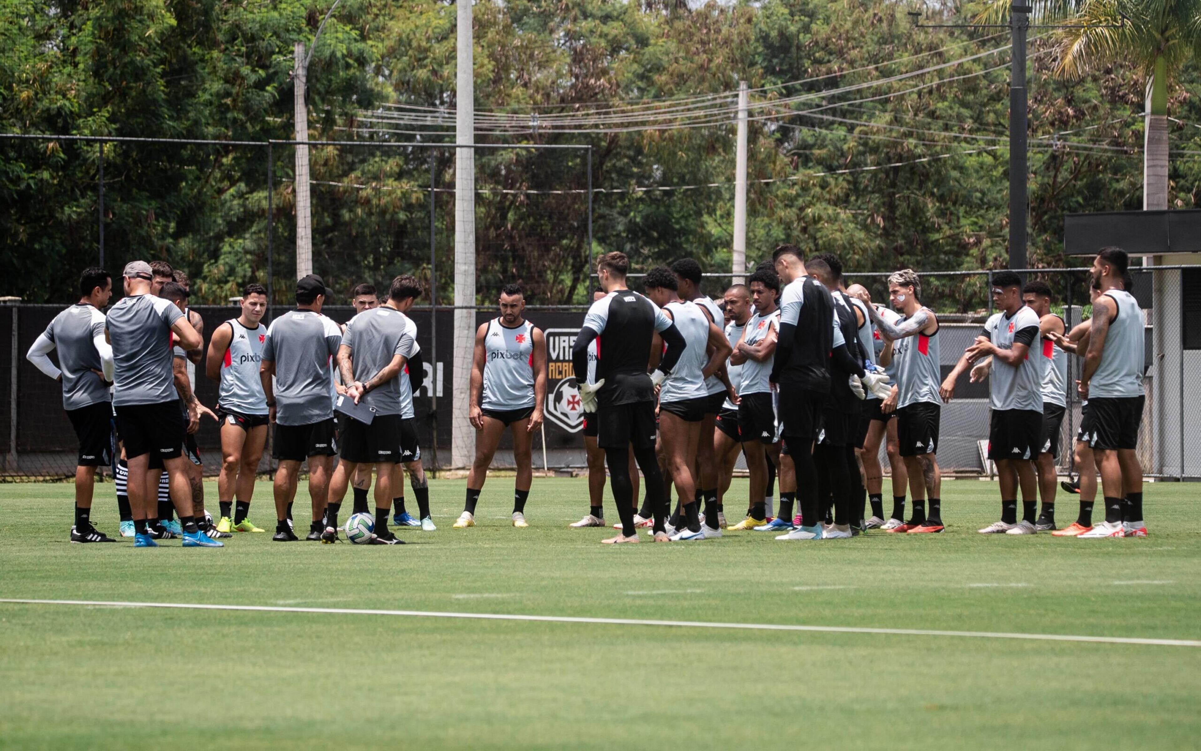 Escalação do Vasco: Ramón Díaz testa opções e time pode ter quatro mudanças contra o Corinthians