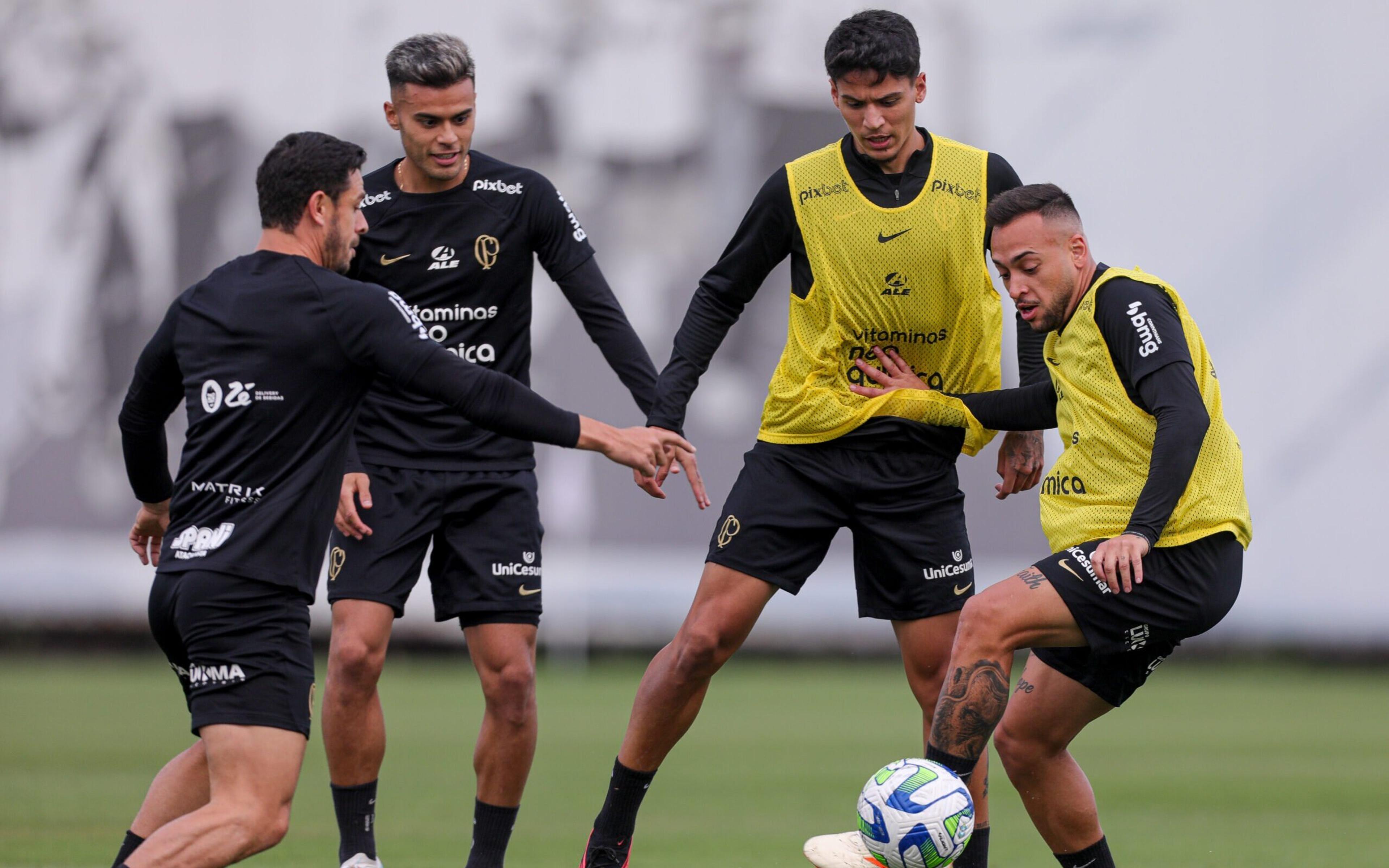 Meia é desfalque, e Corinthians faz treino de alta intensidade focado em finalizações