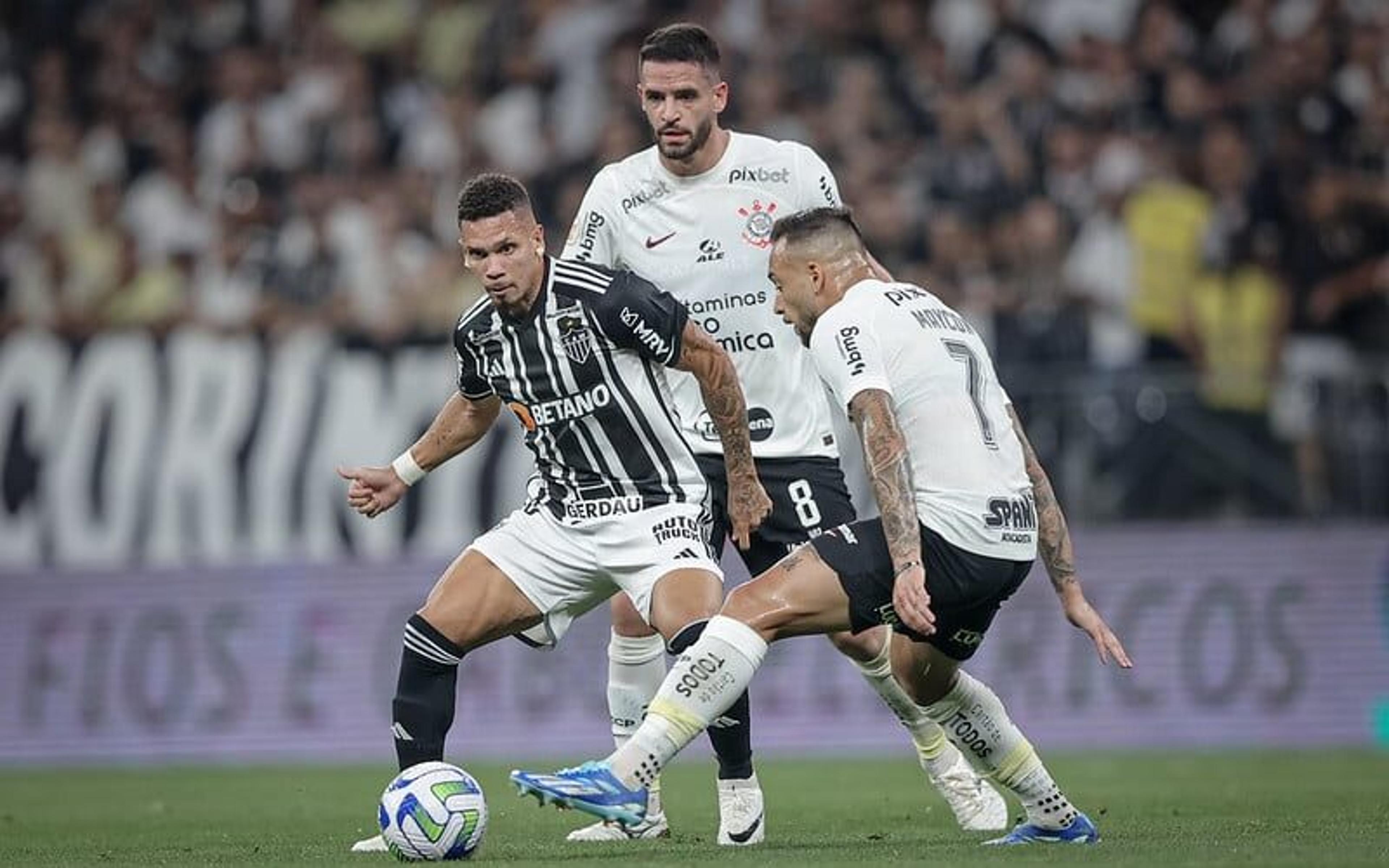 Atlético-MG empata no segundo tempo e mantém o Corinthians perto do Z4 no Brasileirão