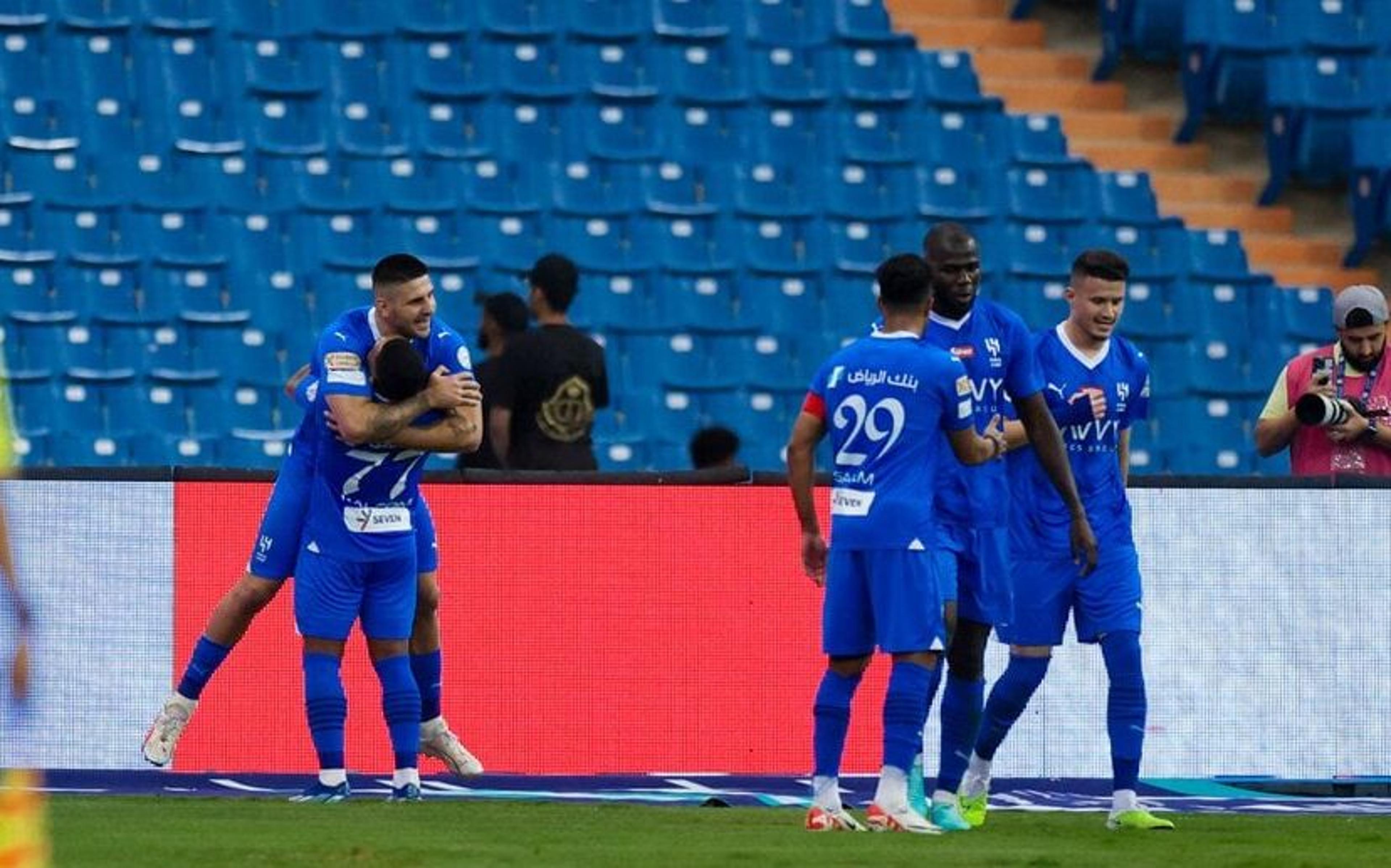 Brasileiro dá assistência, e Al-Hilal vence Al Taawoun pelo Campeonato Saudita