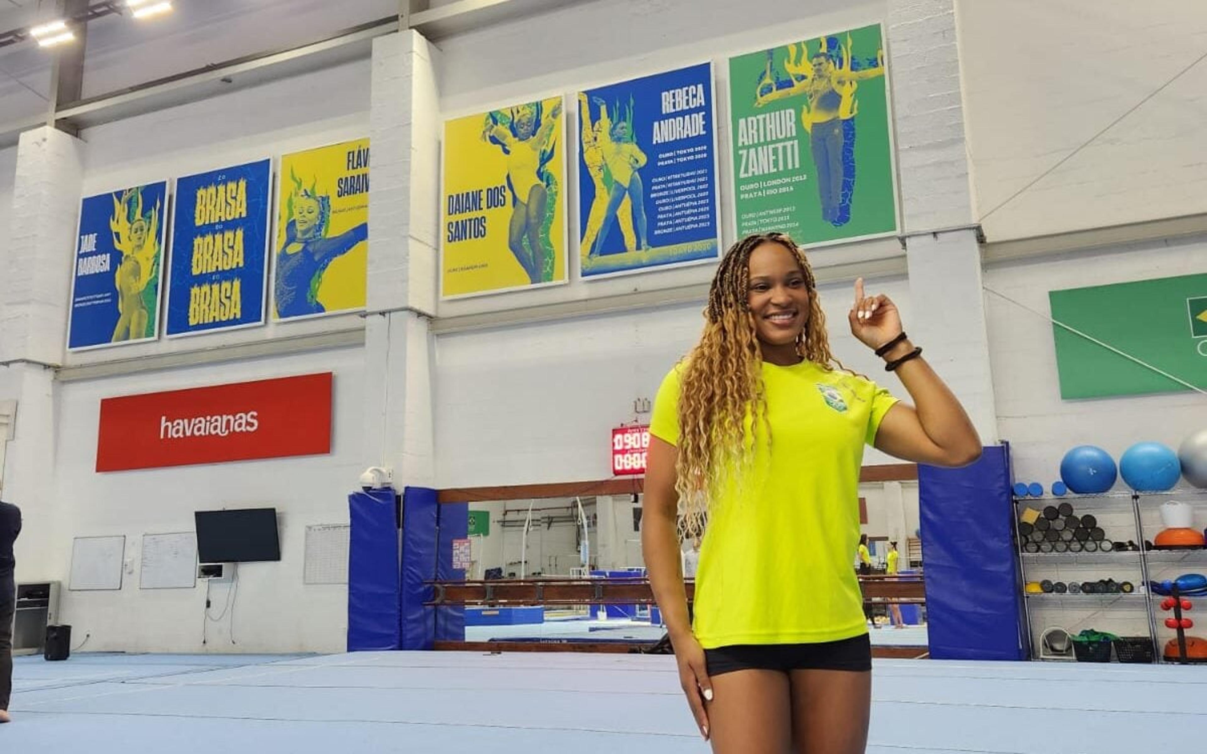 Rebeca Andrade revela expectativas para Paris 2024 e tira peso de luta por medalhas: ‘Foco é chegar feliz’