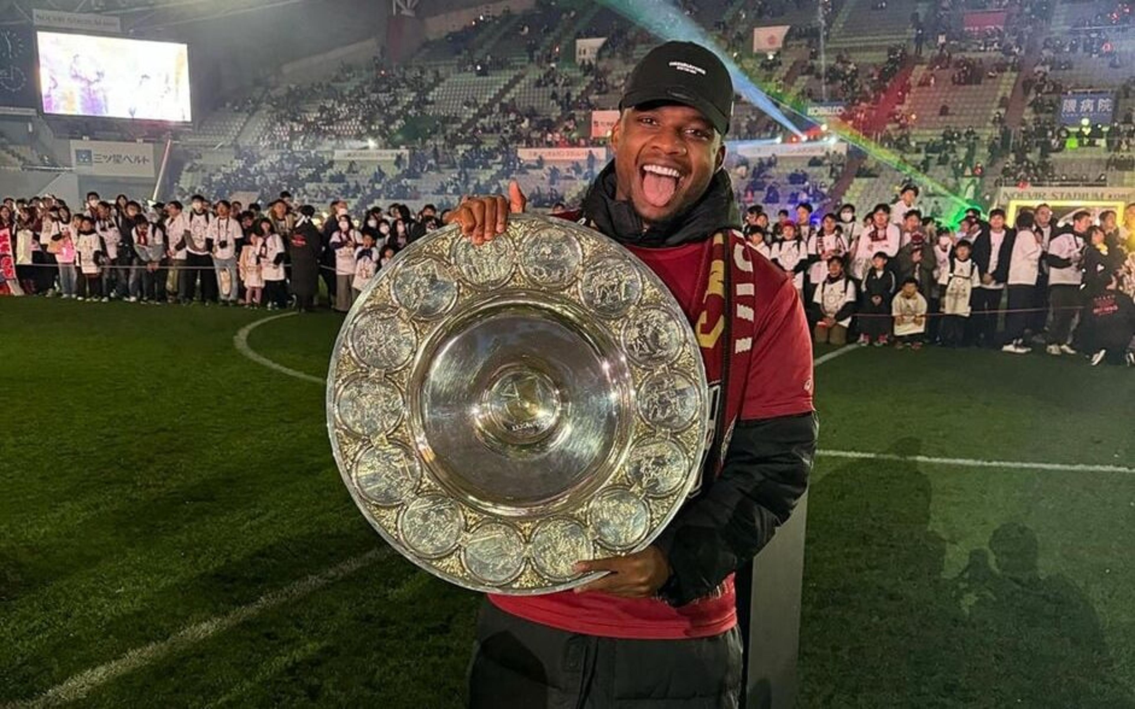 Ex-Flamengo, Lincoln é campeão japonês inédito com o Vissel Kobe