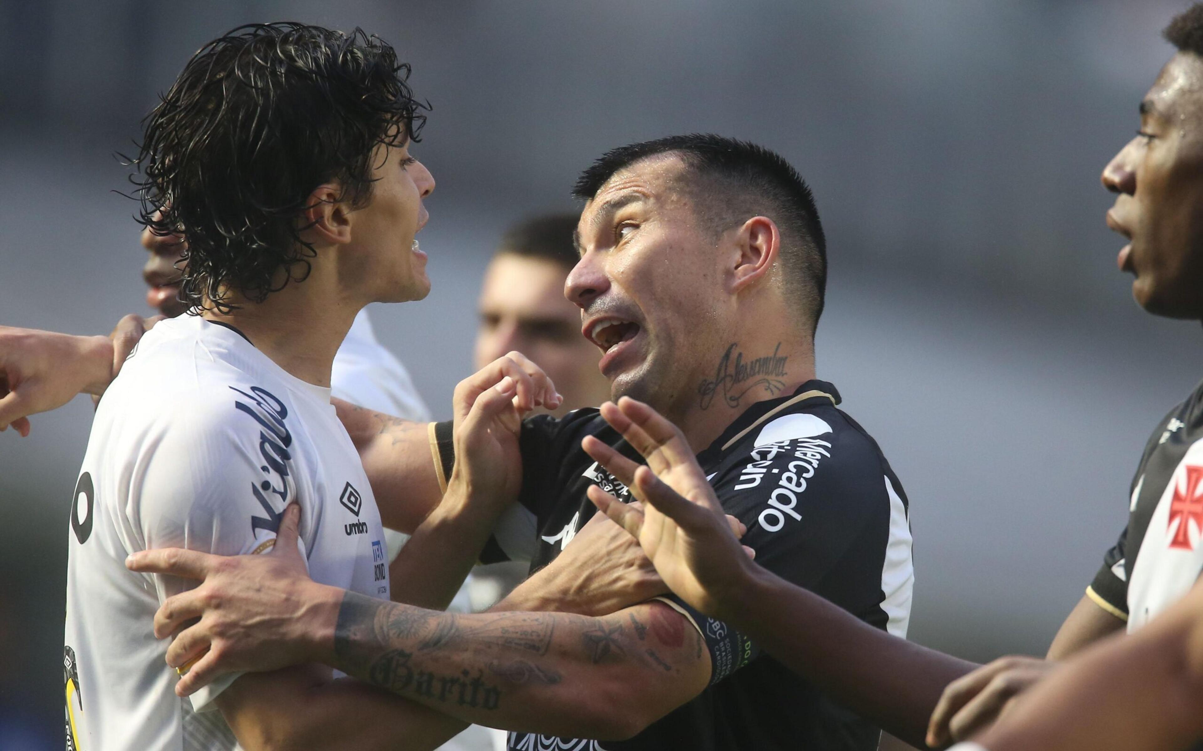 Na gangorra: Vasco e Santos lutam contra instabilidade para fugir da Série B em 2024