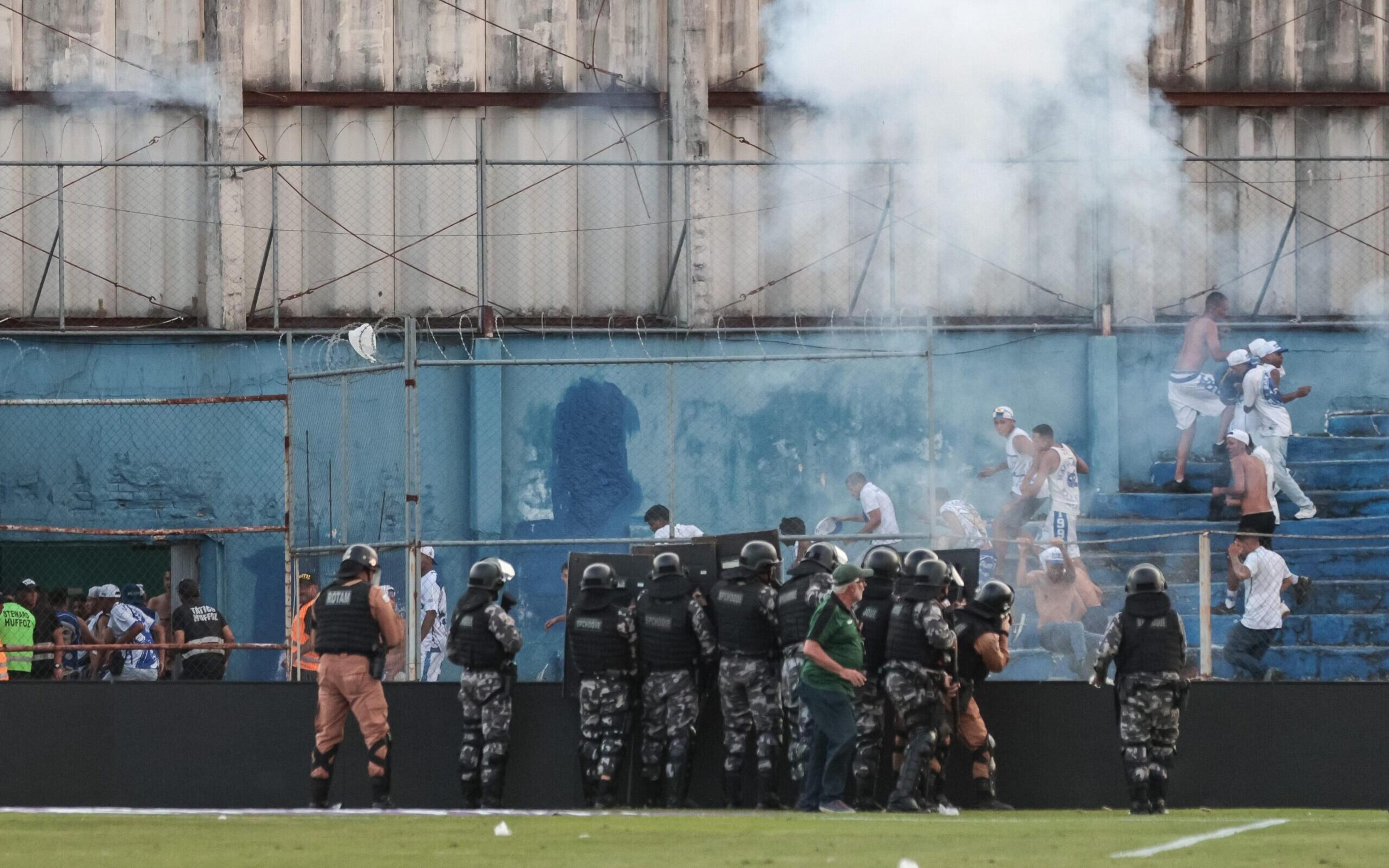 Jornalistas condenam briga entre torcedores de Coritiba e Cruzeiro: ‘Criminosos’