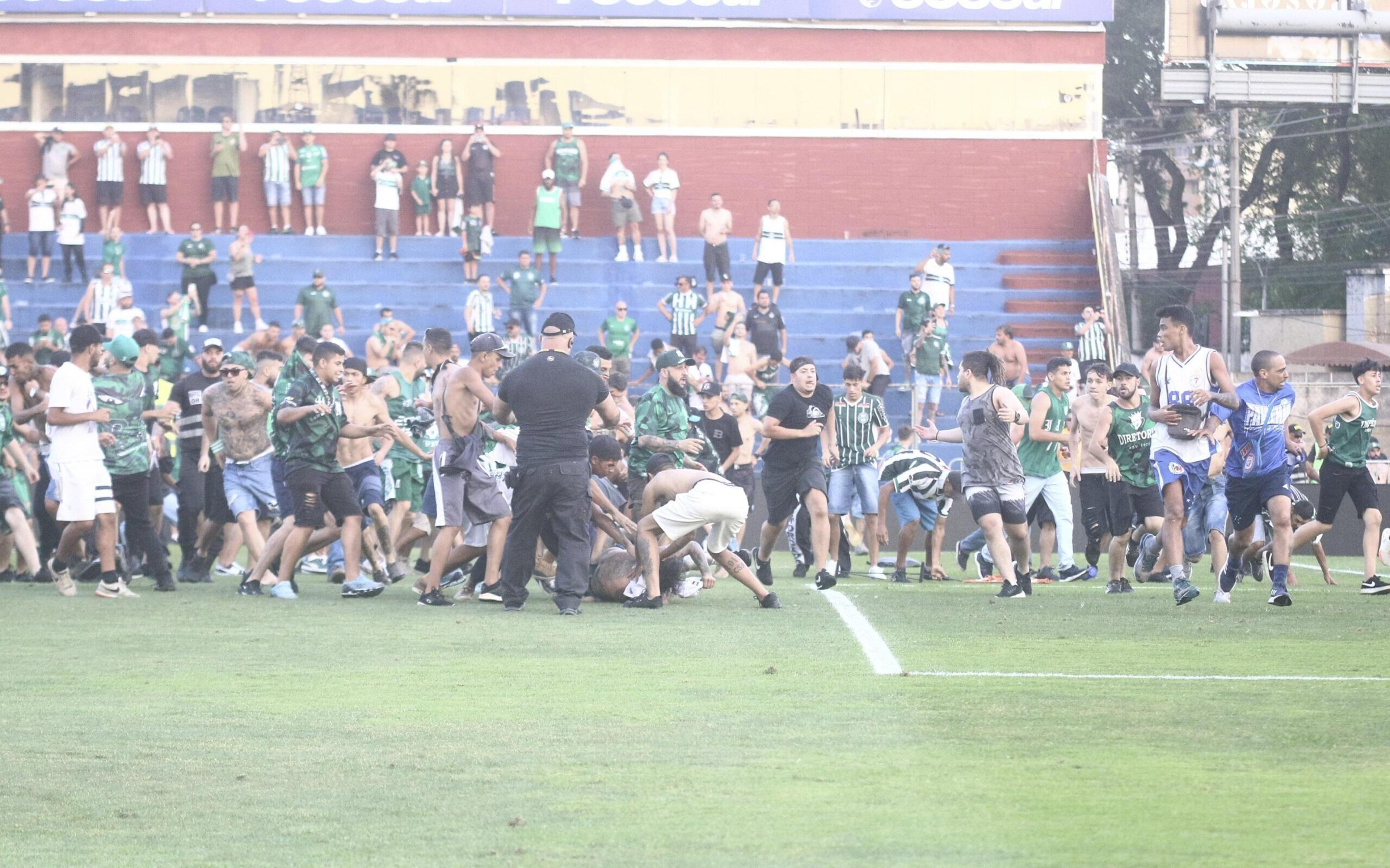 Procuradoria do STJD protocola pedido de perda de mando e portões fechados para Coritiba e Cruzeiro após briga entre torcidas