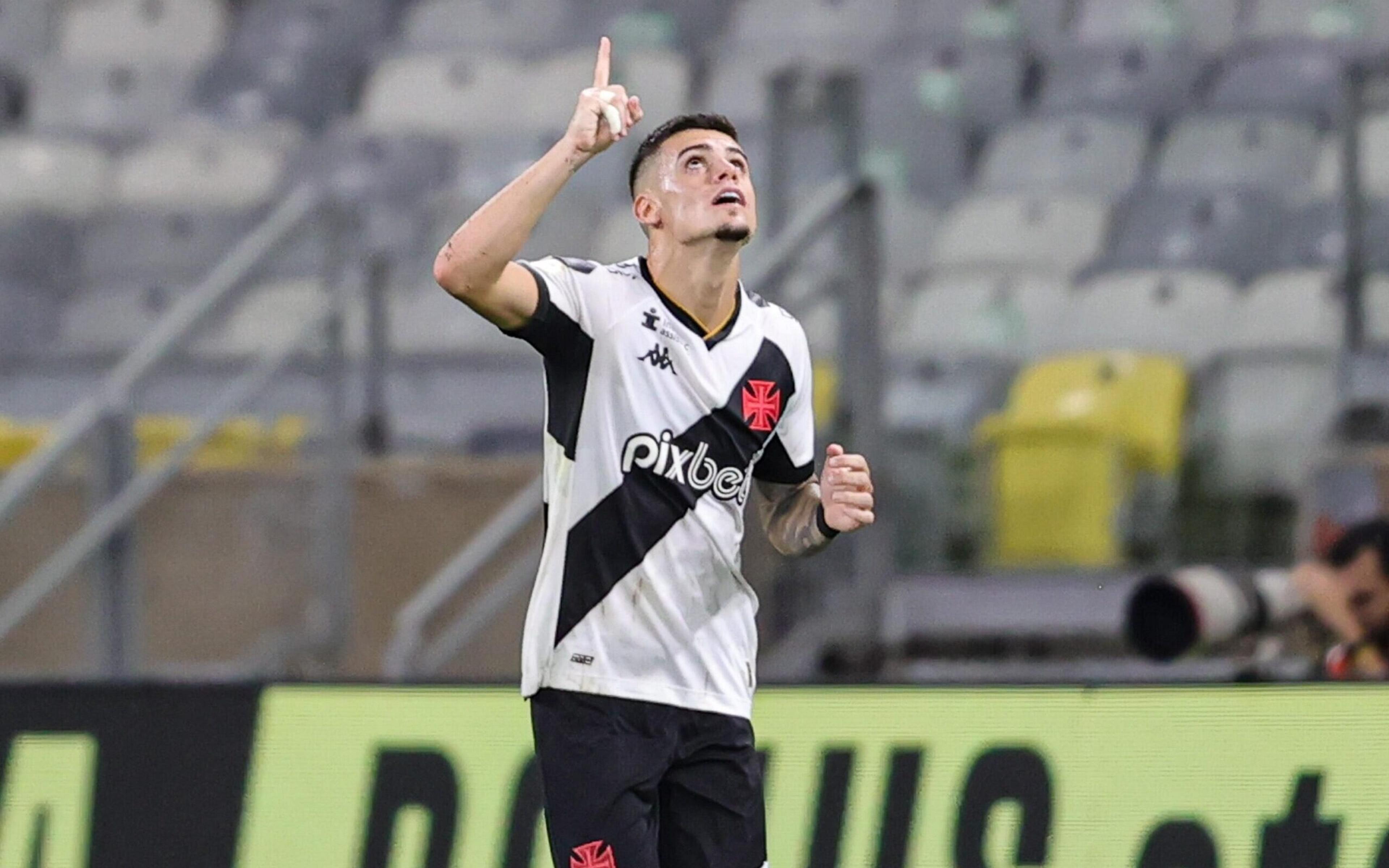 Gabriel Pec se consolida como protagonista no Vasco e alcança números expressivos no Brasileirão