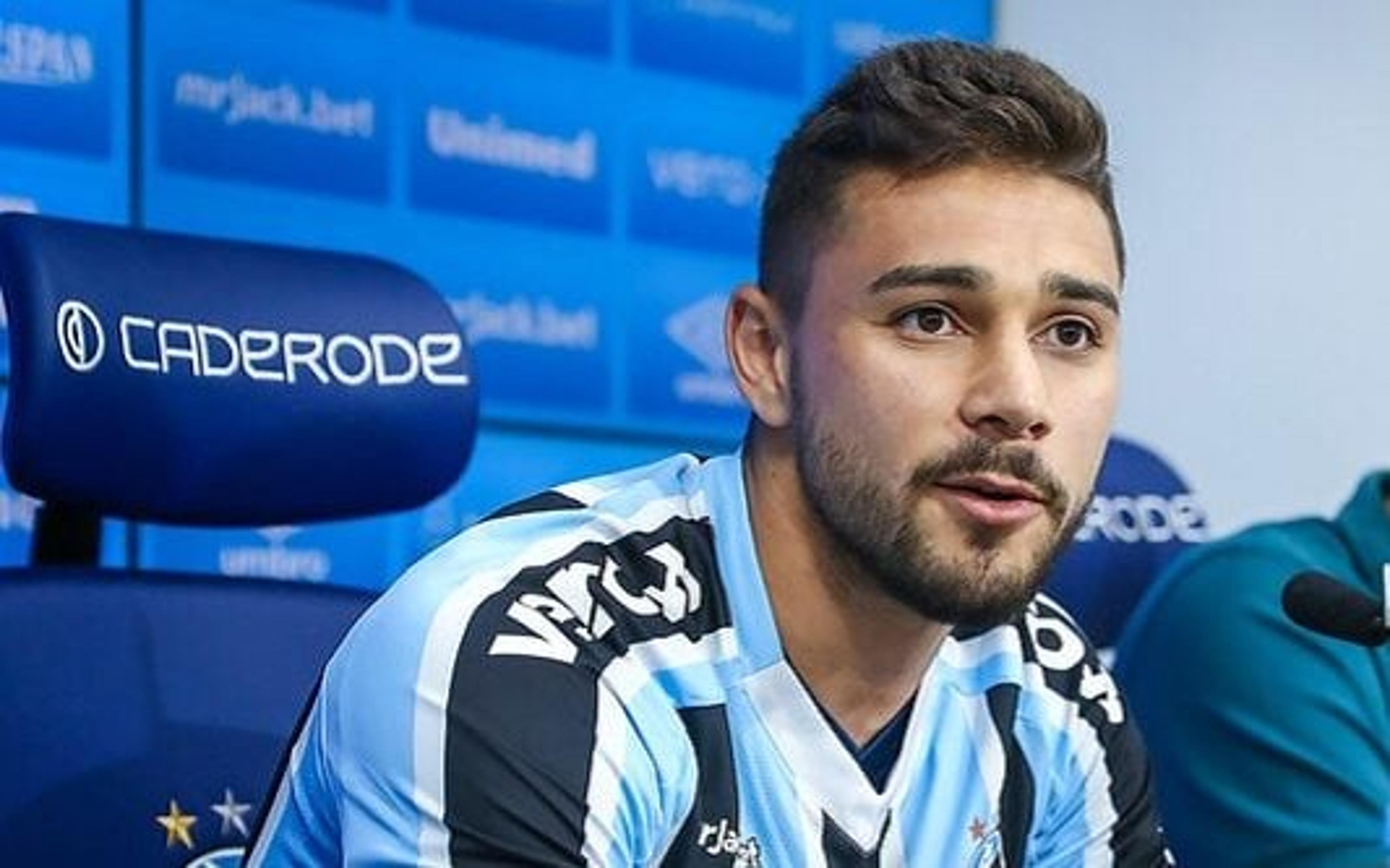 Grêmio fica próximo de renovar com o lateral João Pedro