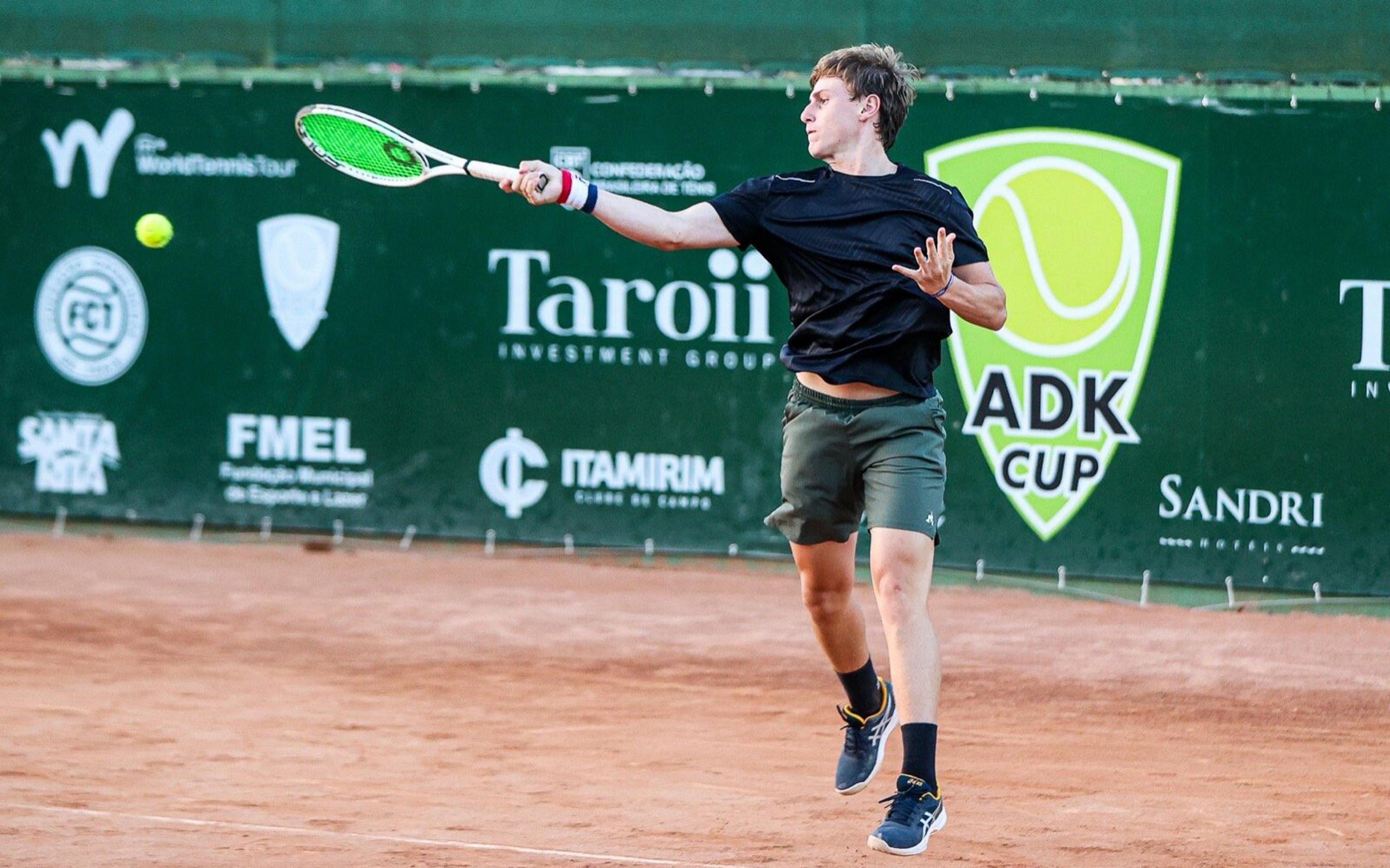 Atleta catarinense e jovem talento de 13 anos vencem na estreia do ADK Juniors Cup – 14ª Copa Santa Catarina de Tênis – em Itajaí (SC)