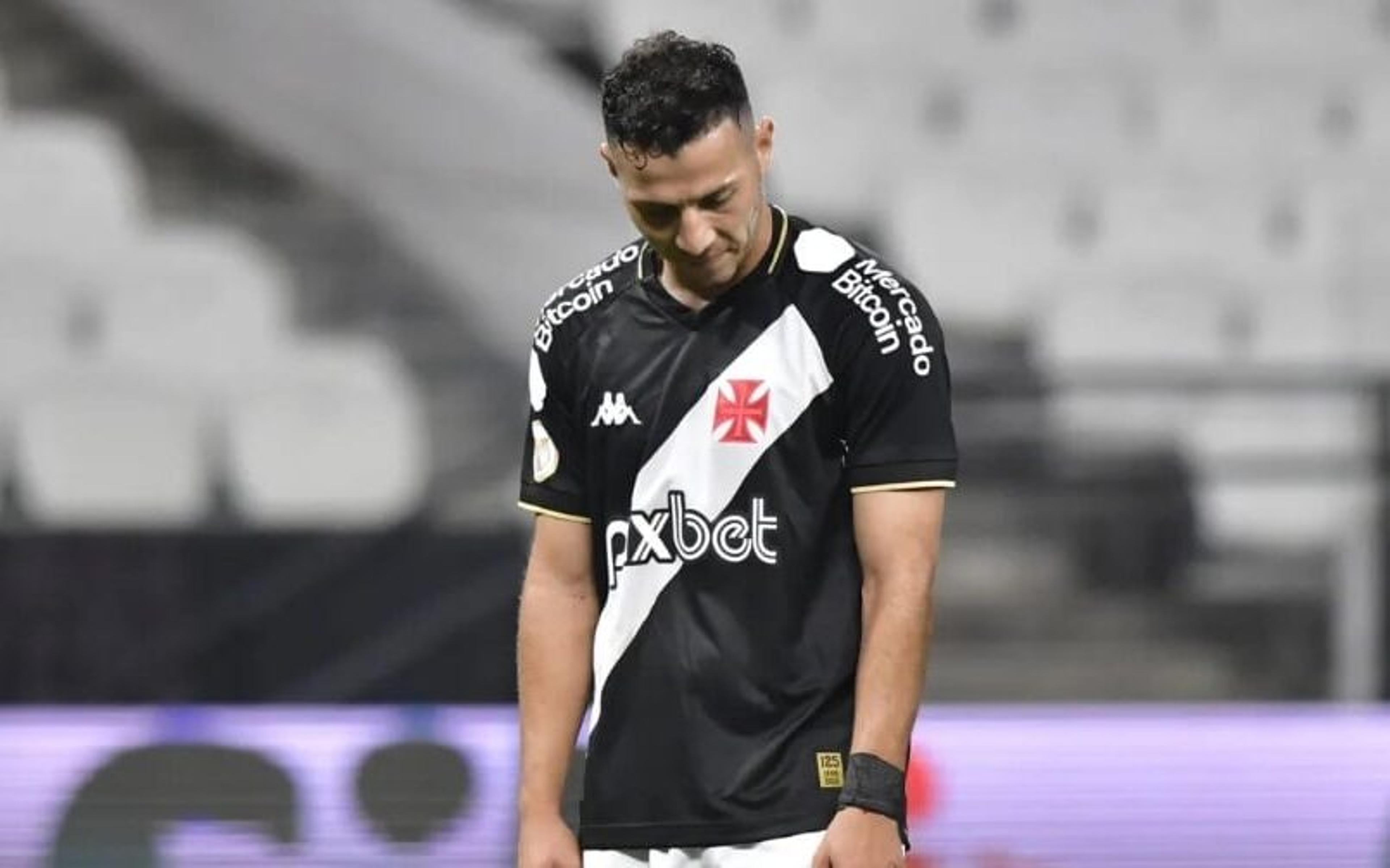 Chance perdida por Sebastián em Cruzeiro x Vasco viraliza: ‘Inimigo do gol’