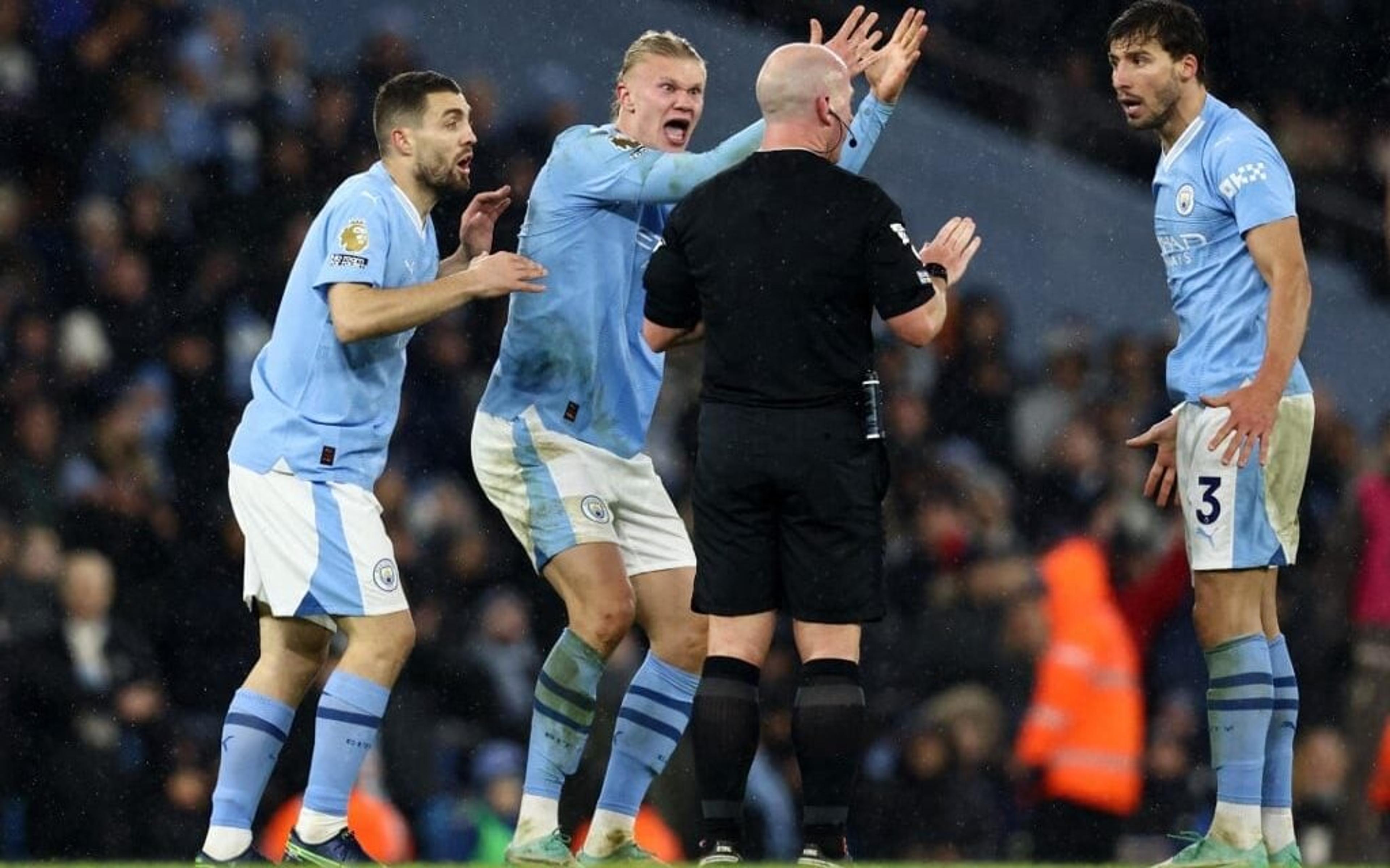 City deixa vitória escapar nos minutos finais, virada do Liverpool em jogo de sete gols… Os resultados do dia na Premier League