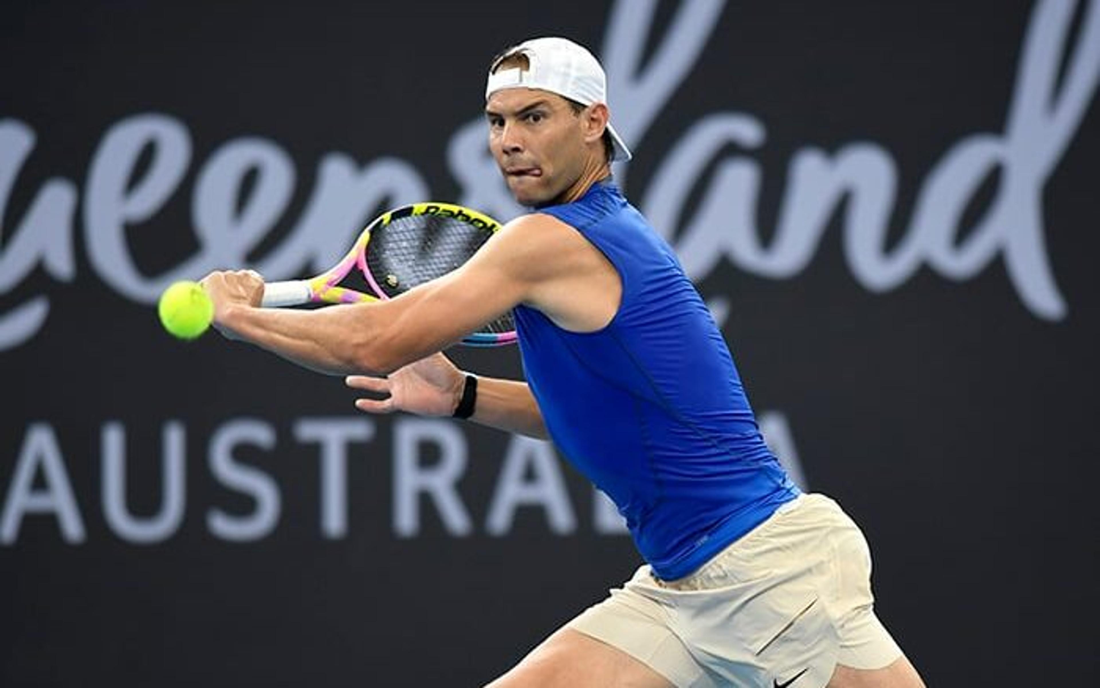 Nadal perde em retorno nas duplas e encara Thiem em simples em Brisbane