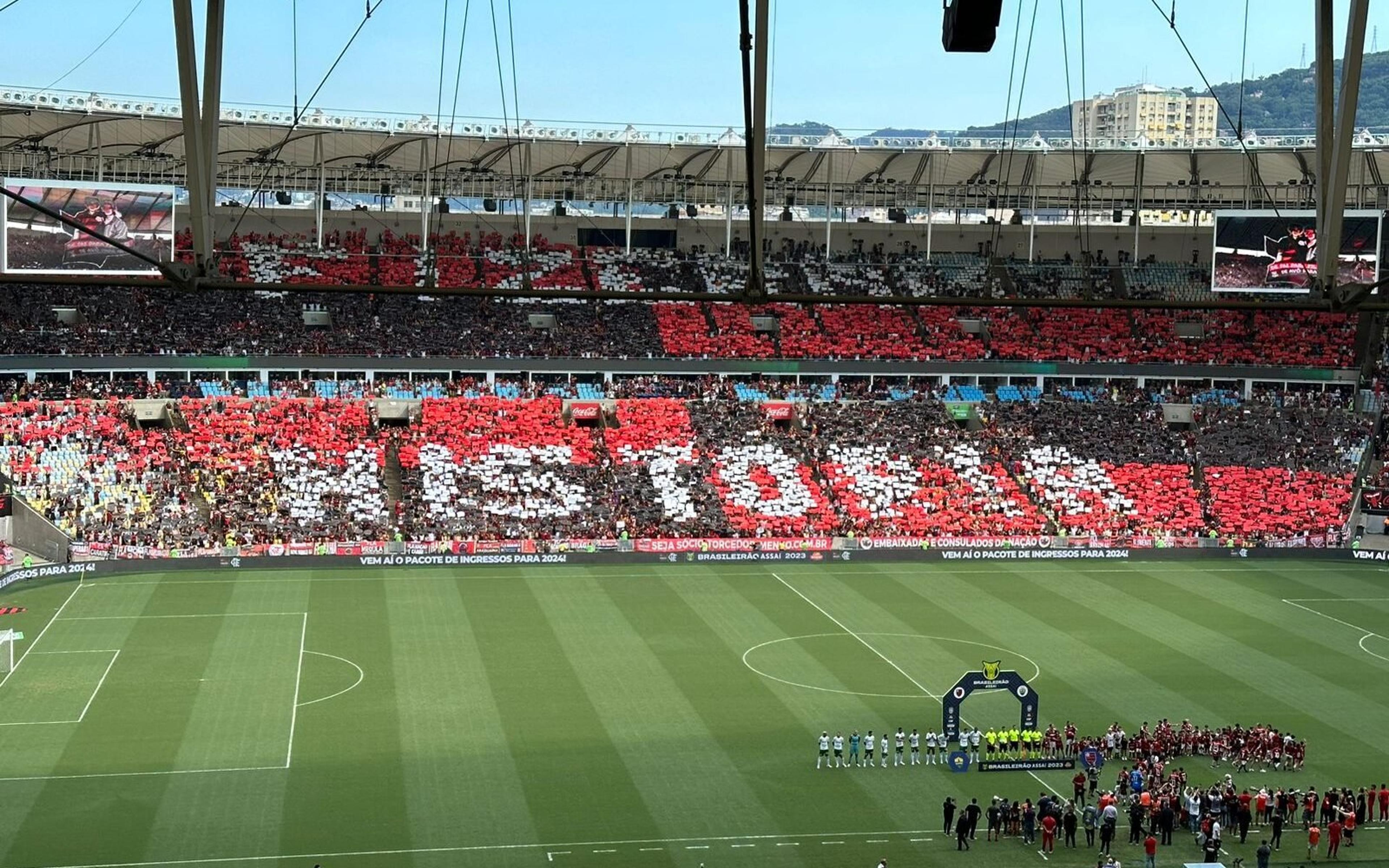 Mosaicos, taças no gramado e mais: as homenagens do Flamengo para Filipe Luís e Rodrigo Caio