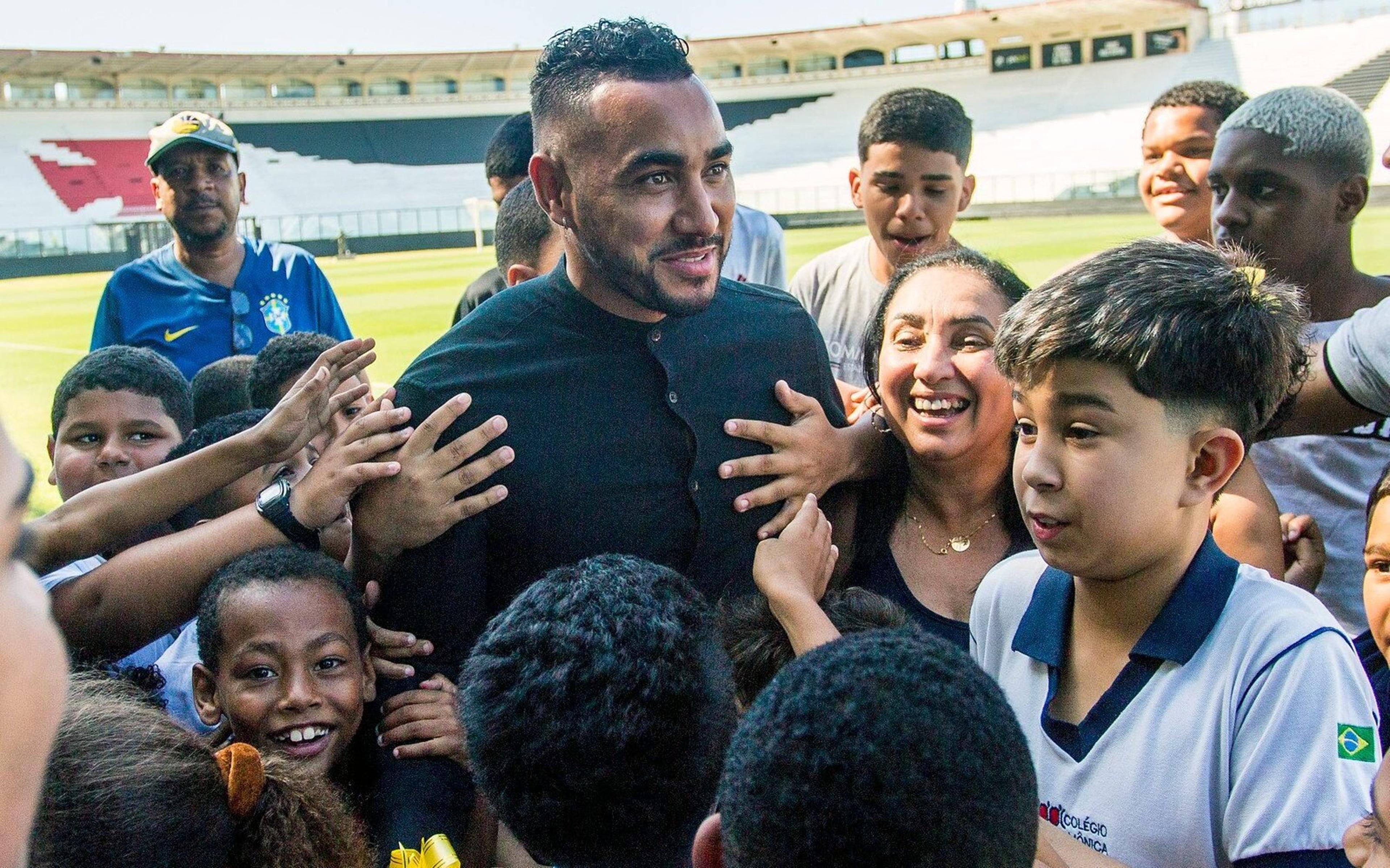 Em entrevista, Payet se declara para a torcida do Vasco: ‘O amor que recebi aqui rapidamente trouxe um alívio para o meu coração’