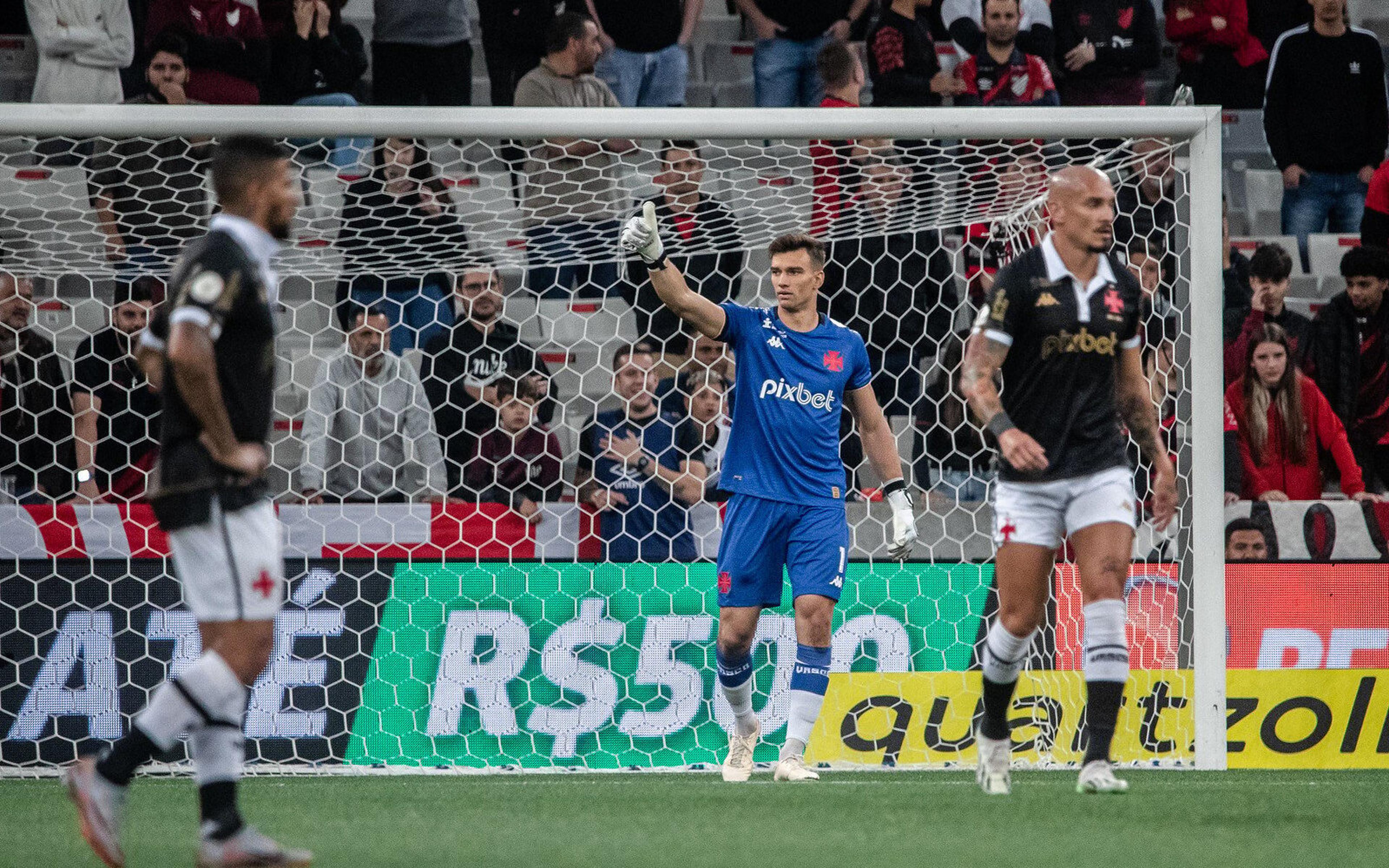 Léo Jardim é o único jogador do Vasco a participar de todas as rodadas do Campeonato Brasileiro