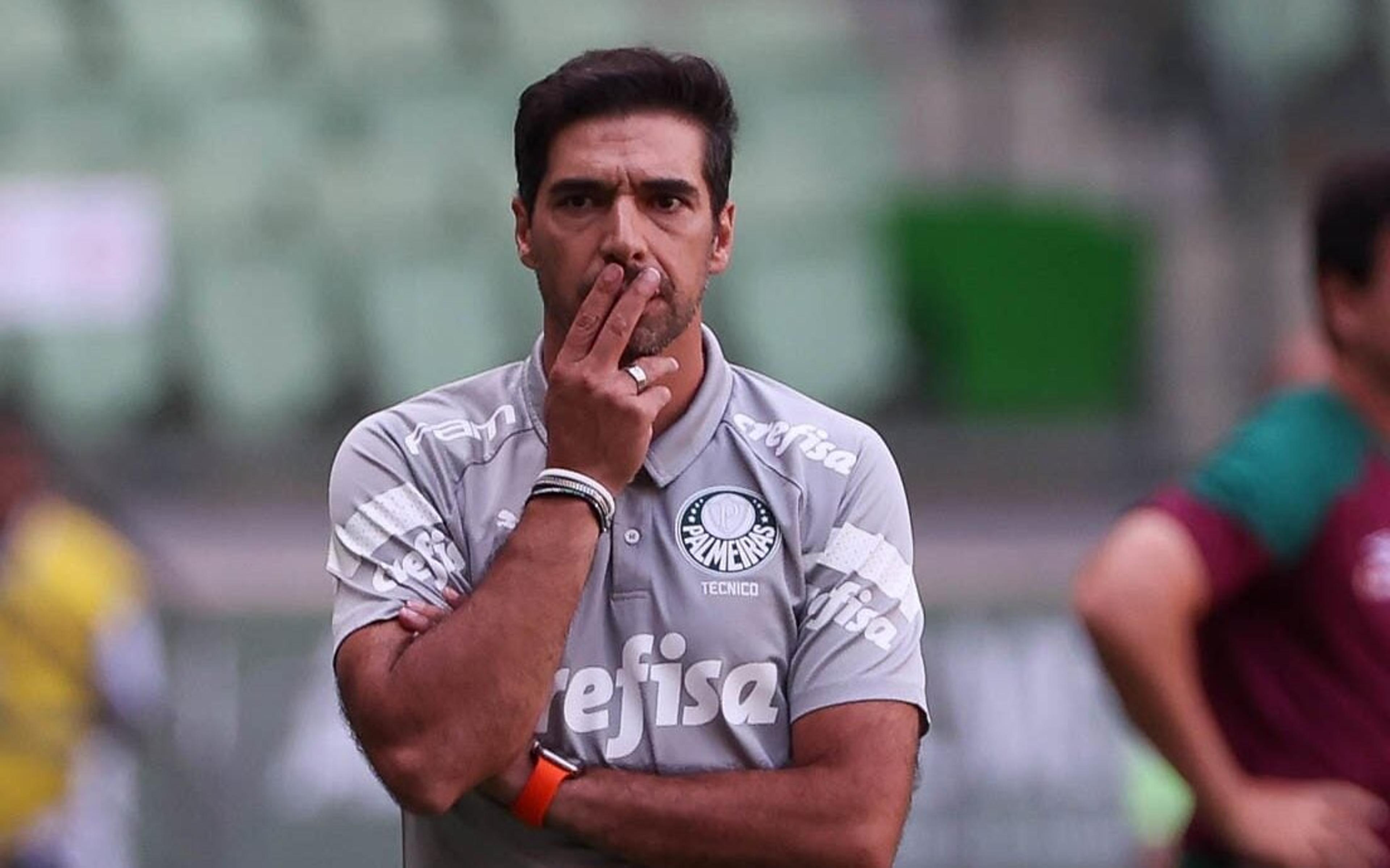 Próximo de recorde, Abel Ferreira permanece com futuro incerto à frente do Palmeiras