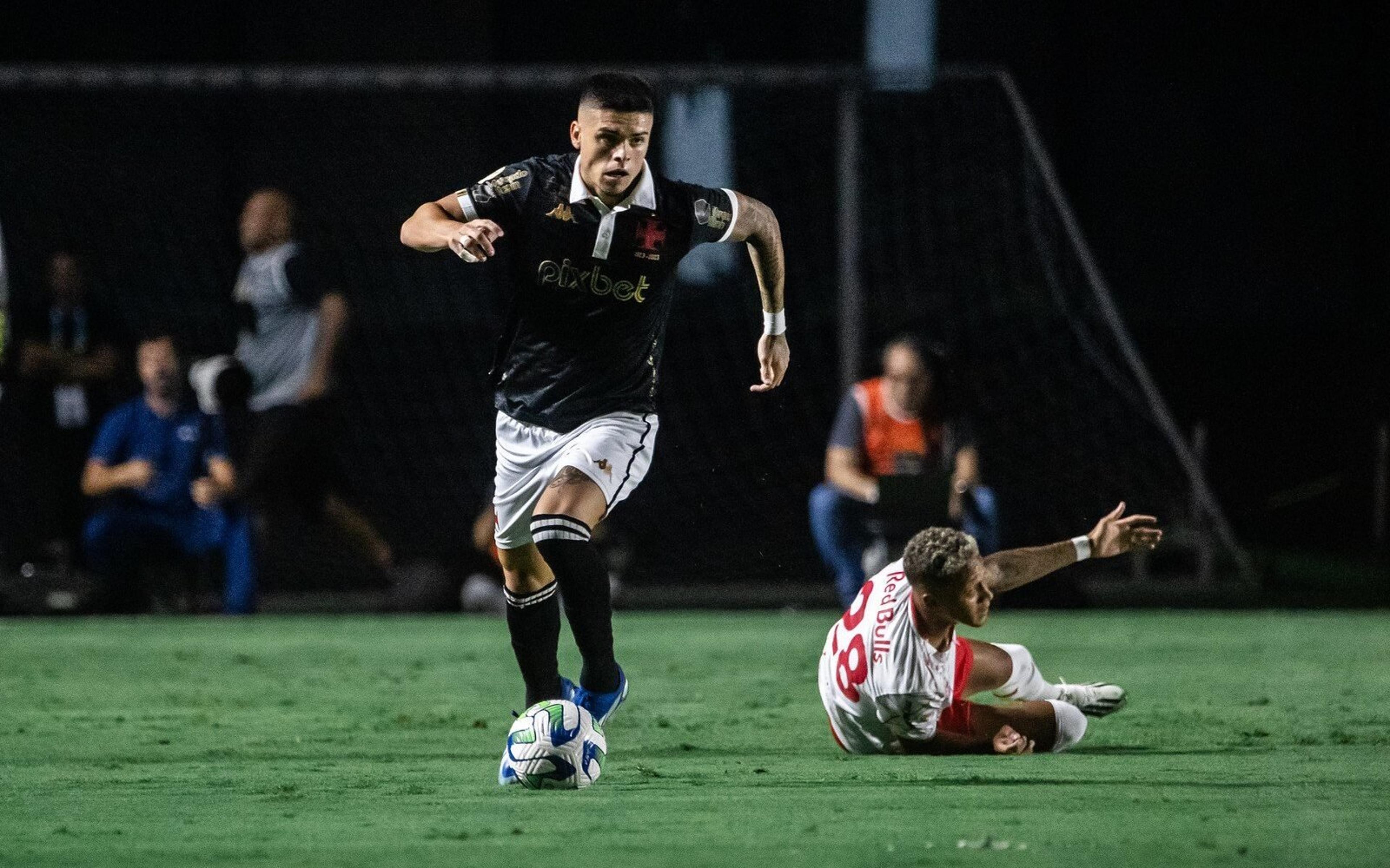 Artilheiro do Vasco em 2023, Gabriel Pec se valoriza e entra na mira de gigante brasileiro