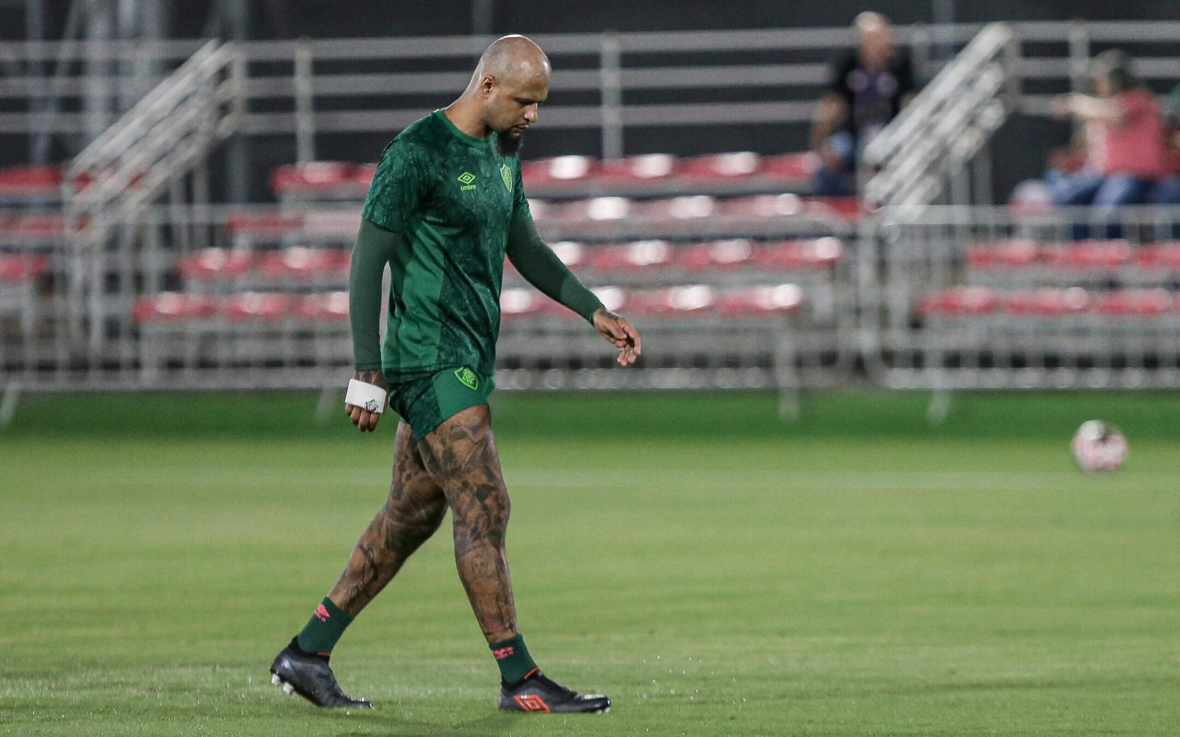 Felipe Melo detona jornal inglês que ironizou faixa etária da equipe do Fluminense: ‘Idiotas’