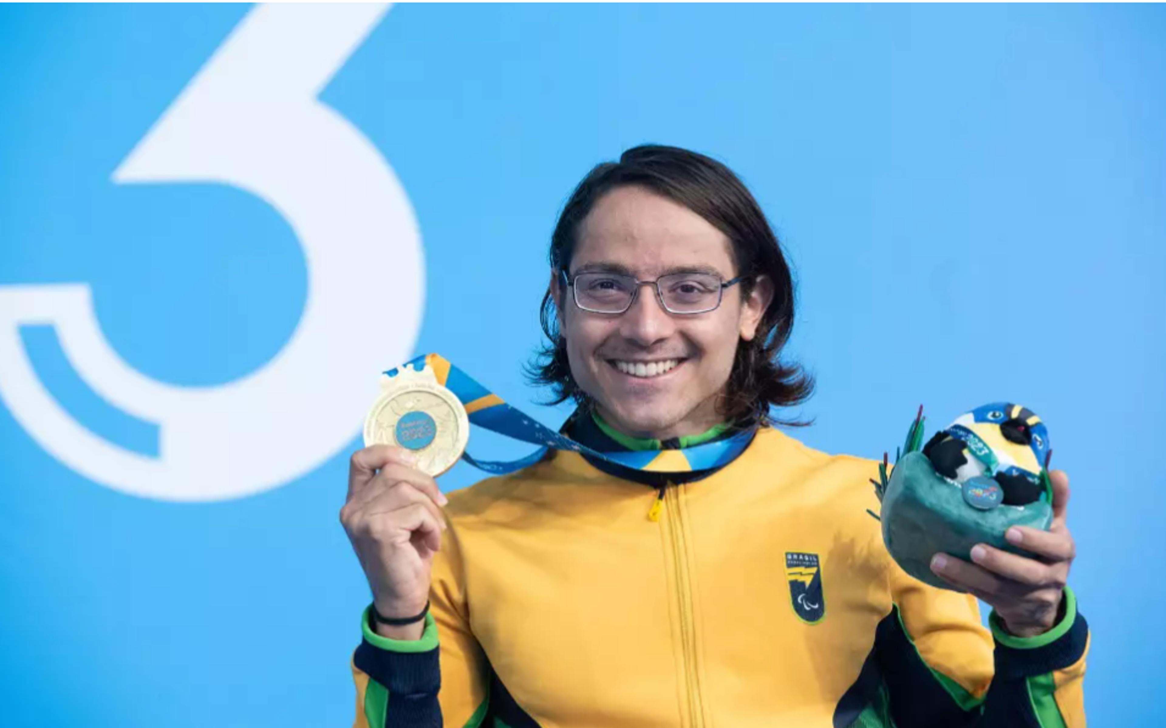 Atletas vascaínos medalhistas no Parapan de Santiago recebem homenagem do clube