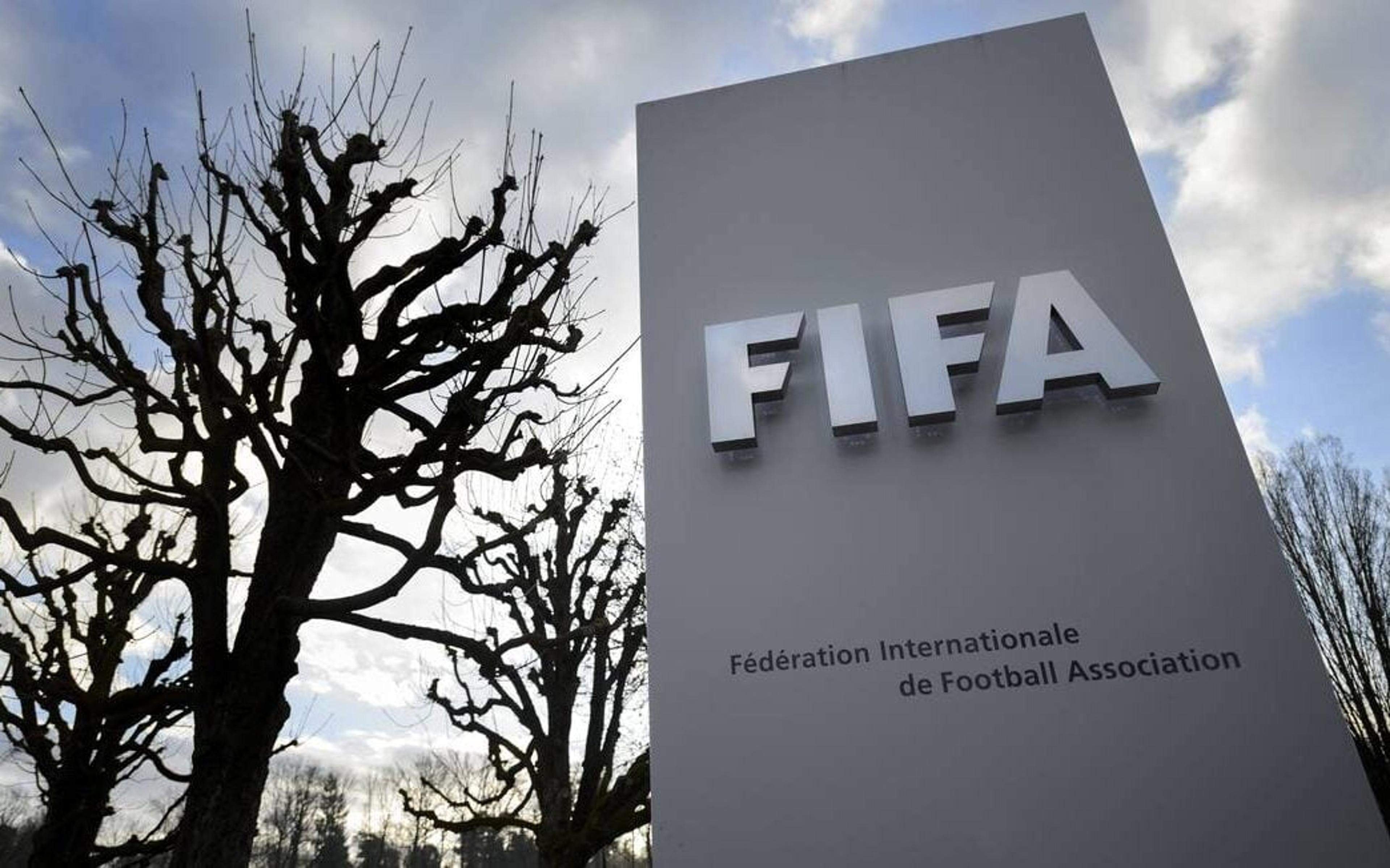 Fifa e Conmebol informam que vão ao Brasil acompanhar crise da CBF e pedem adiamento da eleição