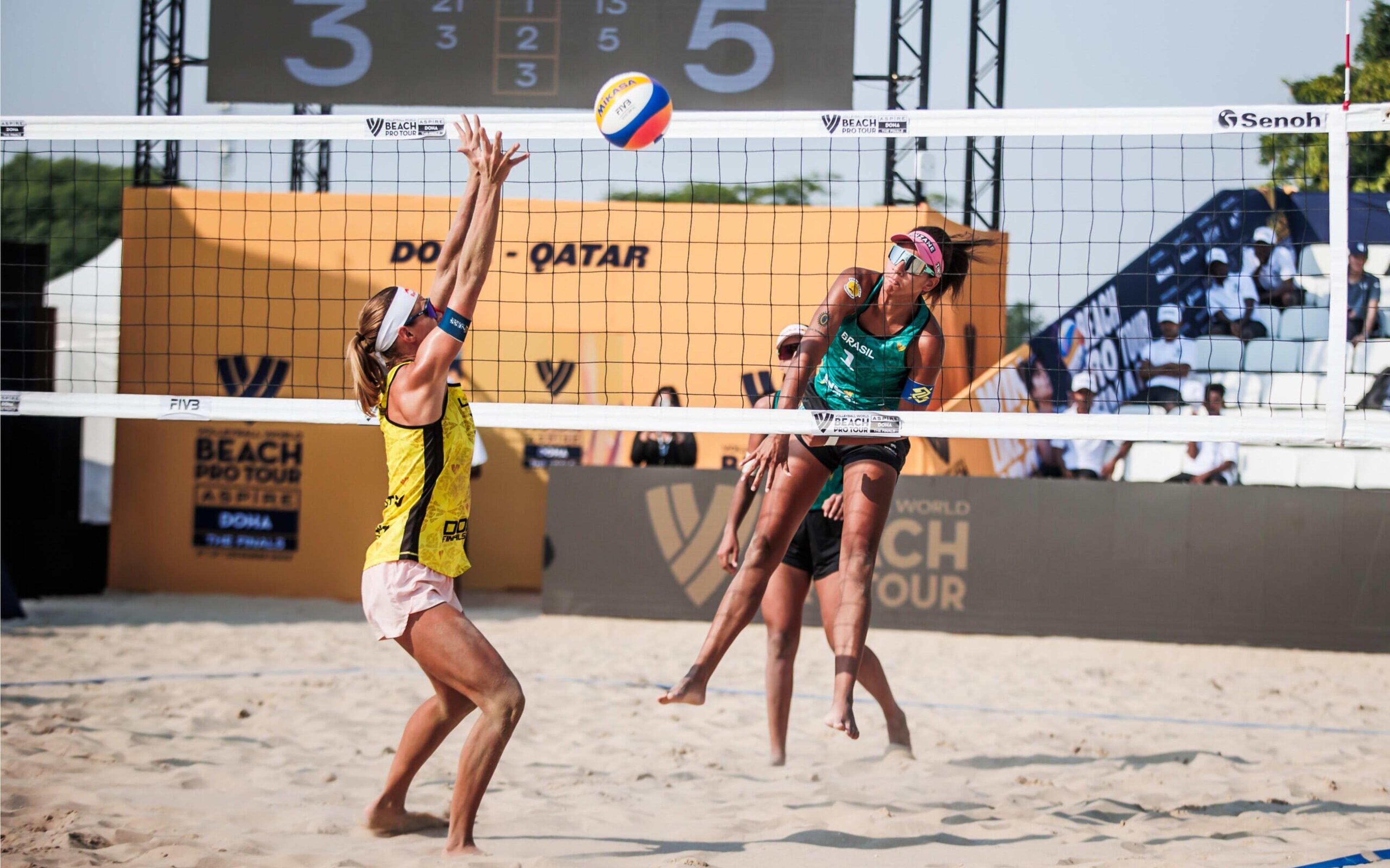 Duda e Ana Patrícia levam bronze no Circuito Mundial de Vôlei de Praia em Doha