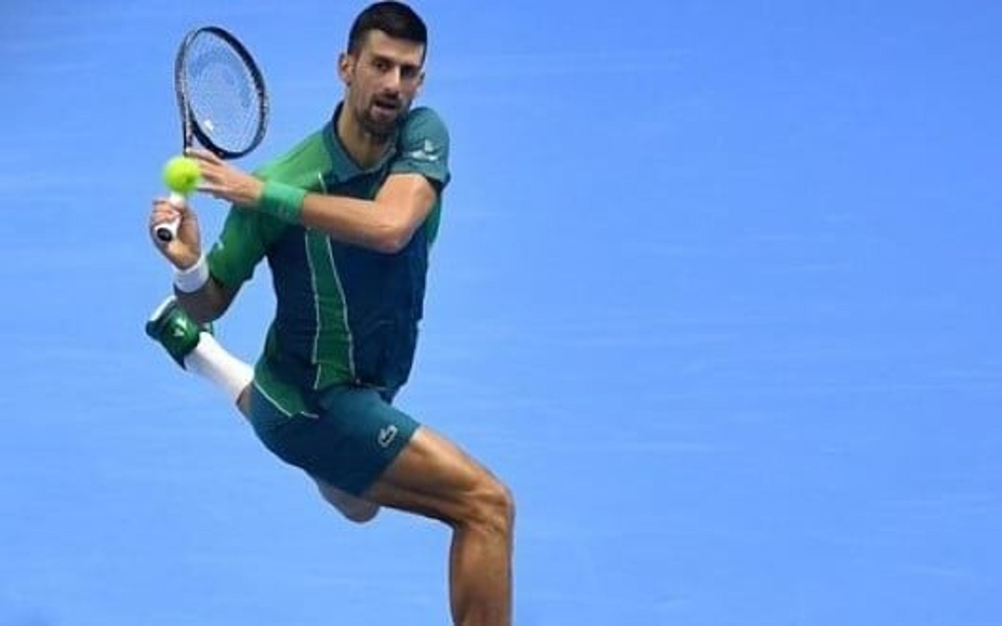 Raquete de Djokovic é leiloada por valor perto de recorde